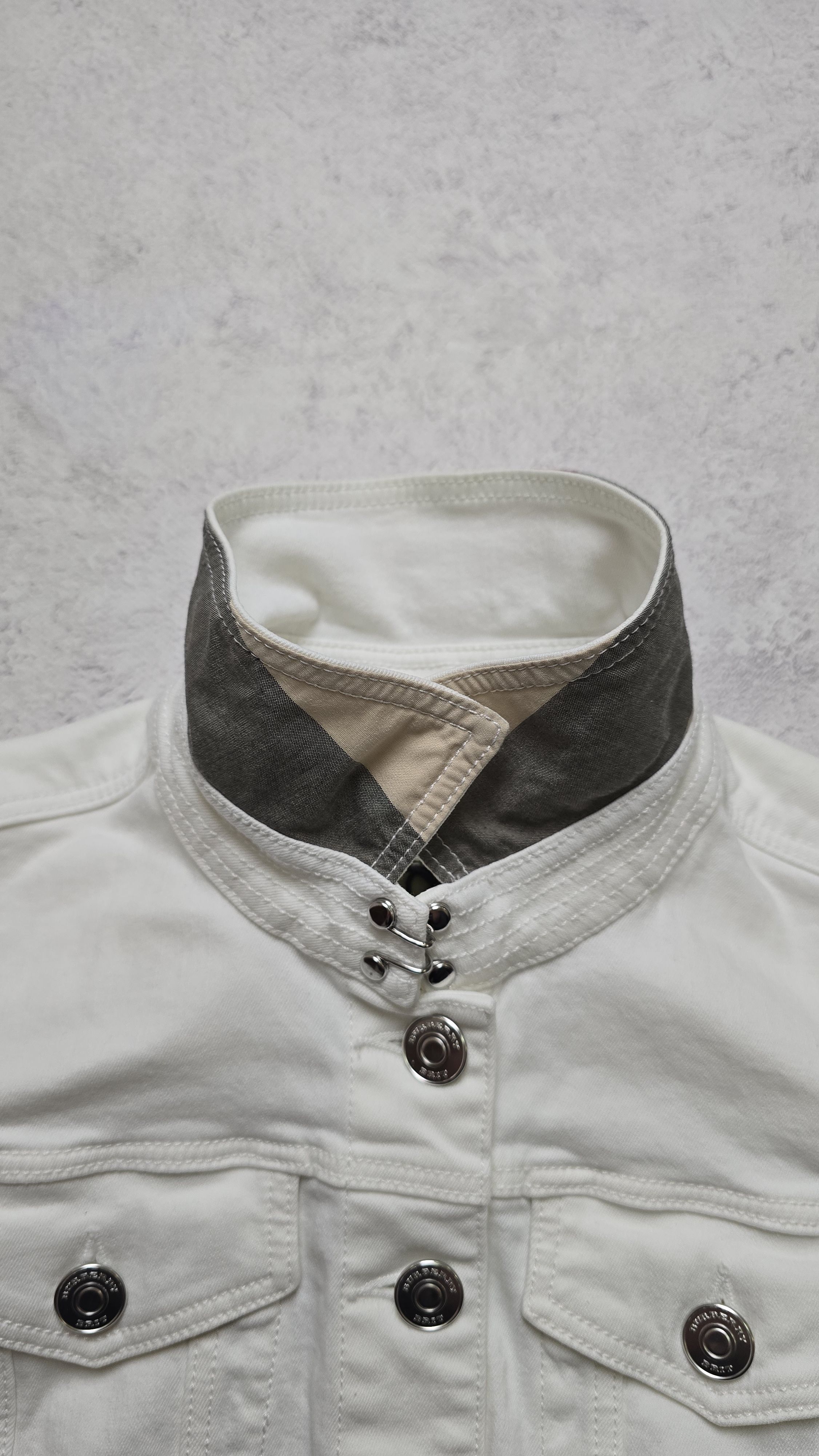 Burberry Burberry Brit White Cropped Denim Jacket Designer Luxury Size S / US 4 / IT 40 - 11 Thumbnail