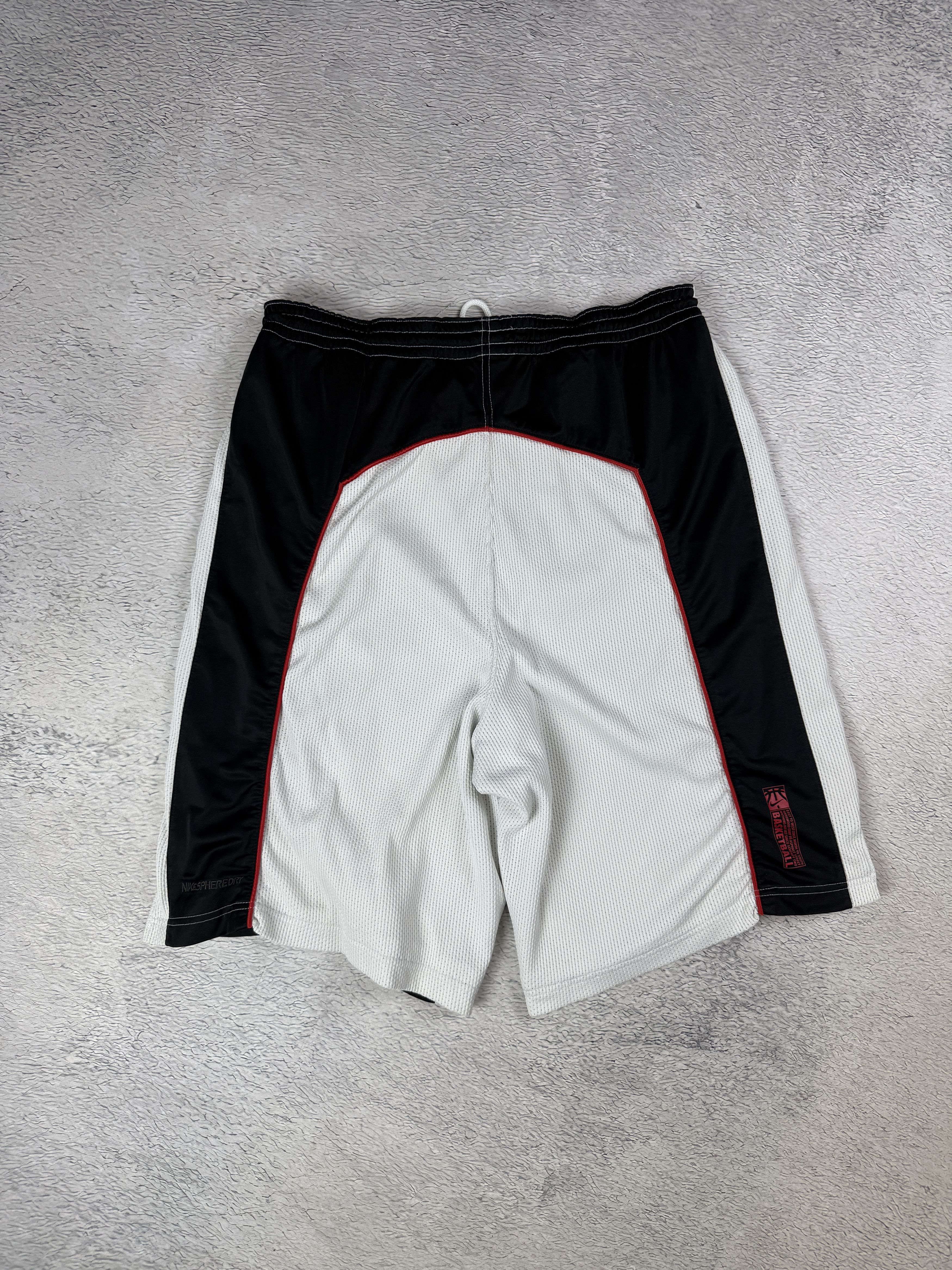 Nike Vintage Nike Basketball Shorts Baggy Streetwear NBA Size US 34 / EU 50 - 10 Thumbnail