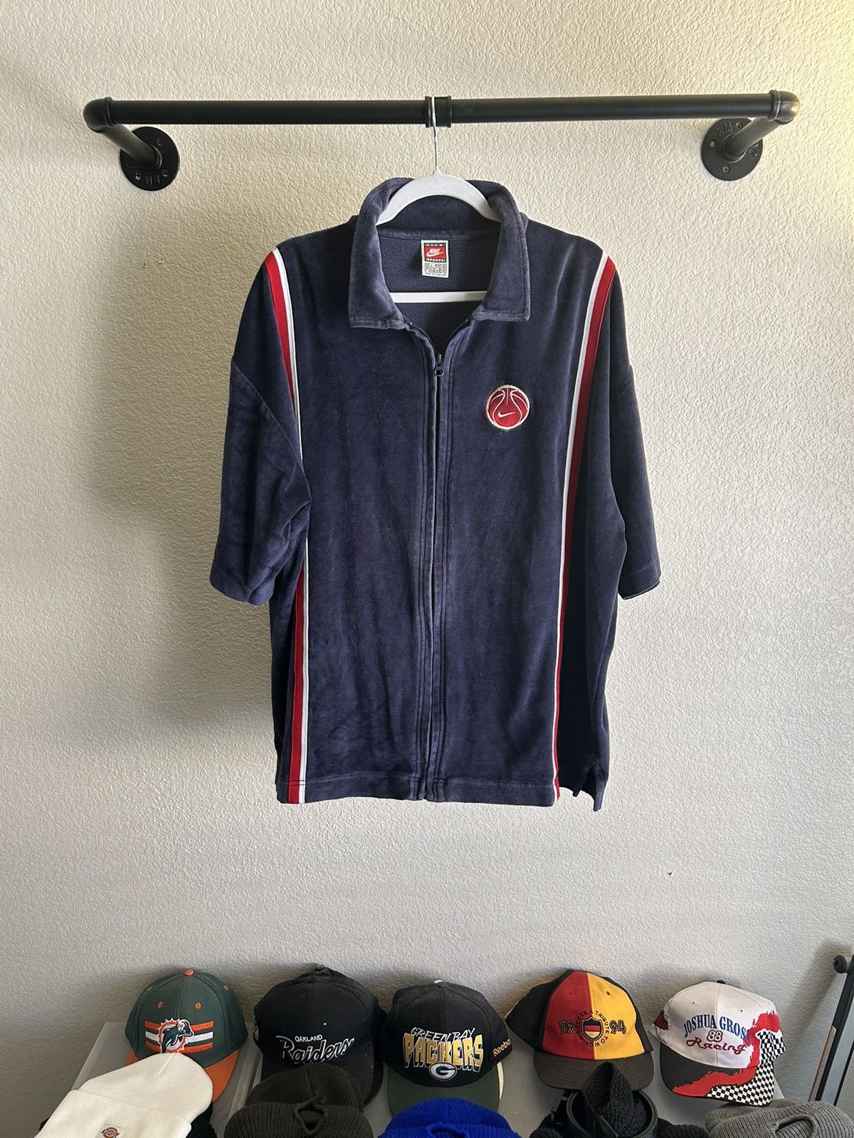 Nike × Vintage Vintage Nike Velour Short sleeve Zip Up Size US L / EU 52-54 / 3 - 1 Thumbnail