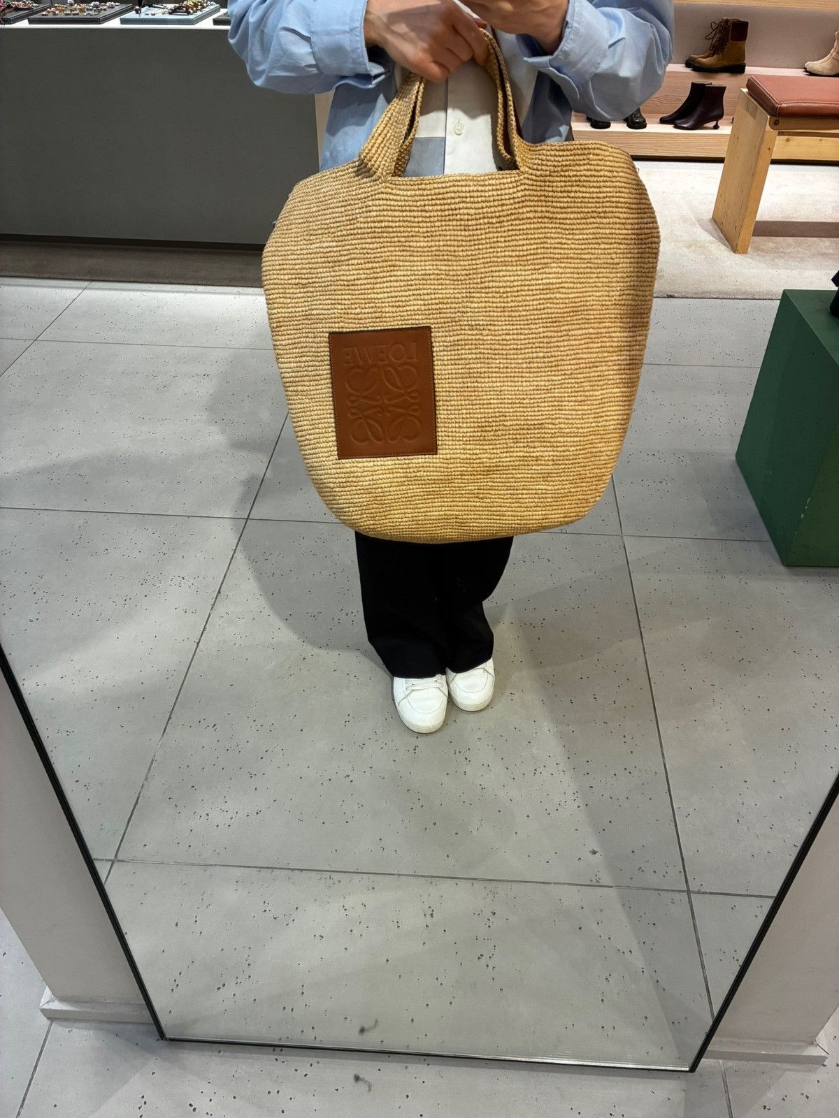 Loewe o1in1g0426 Size: OS / Slit Large Bag in Beige Size ONE SIZE - 4 Thumbnail