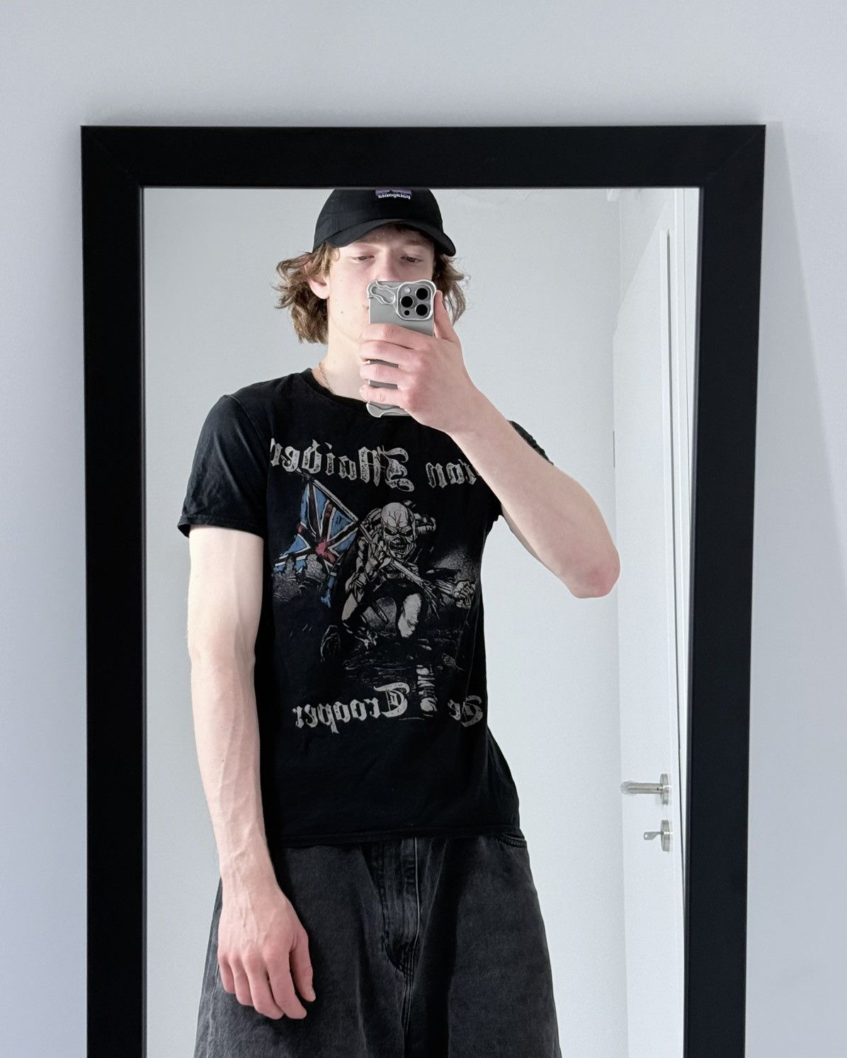 Band Tees Vintage Iron Maiden streetwear band rock punk t-shirt Size US S / EU 44-46 / 1 - 3 Thumbnail