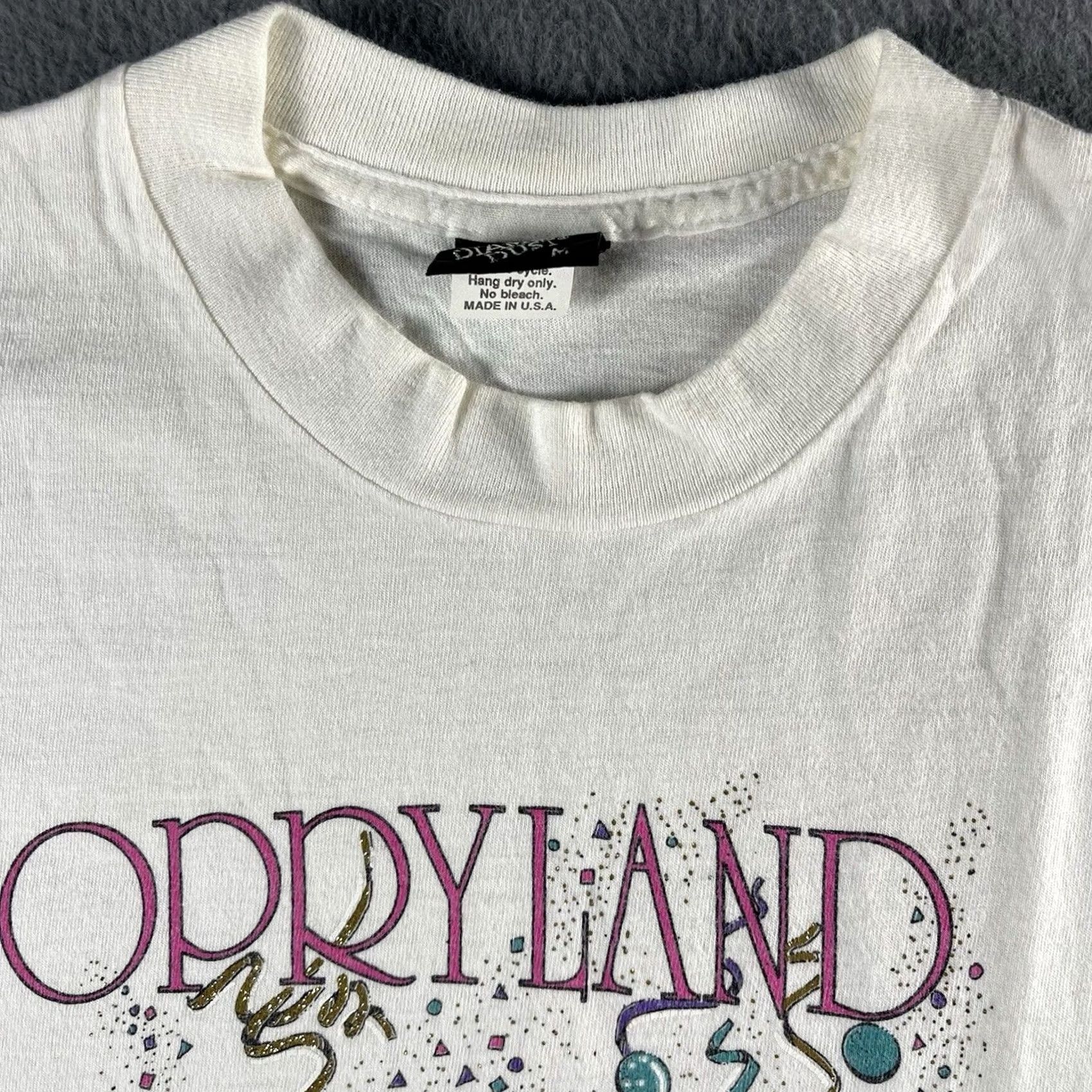Vintage VINTAGE Diamond Dust Shirt Unisex Adults T-Shirt Size M White Glitter Mardi Gras Opryland 90s USA Size US M / EU 48-50 / 2 - 5 Thumbnail