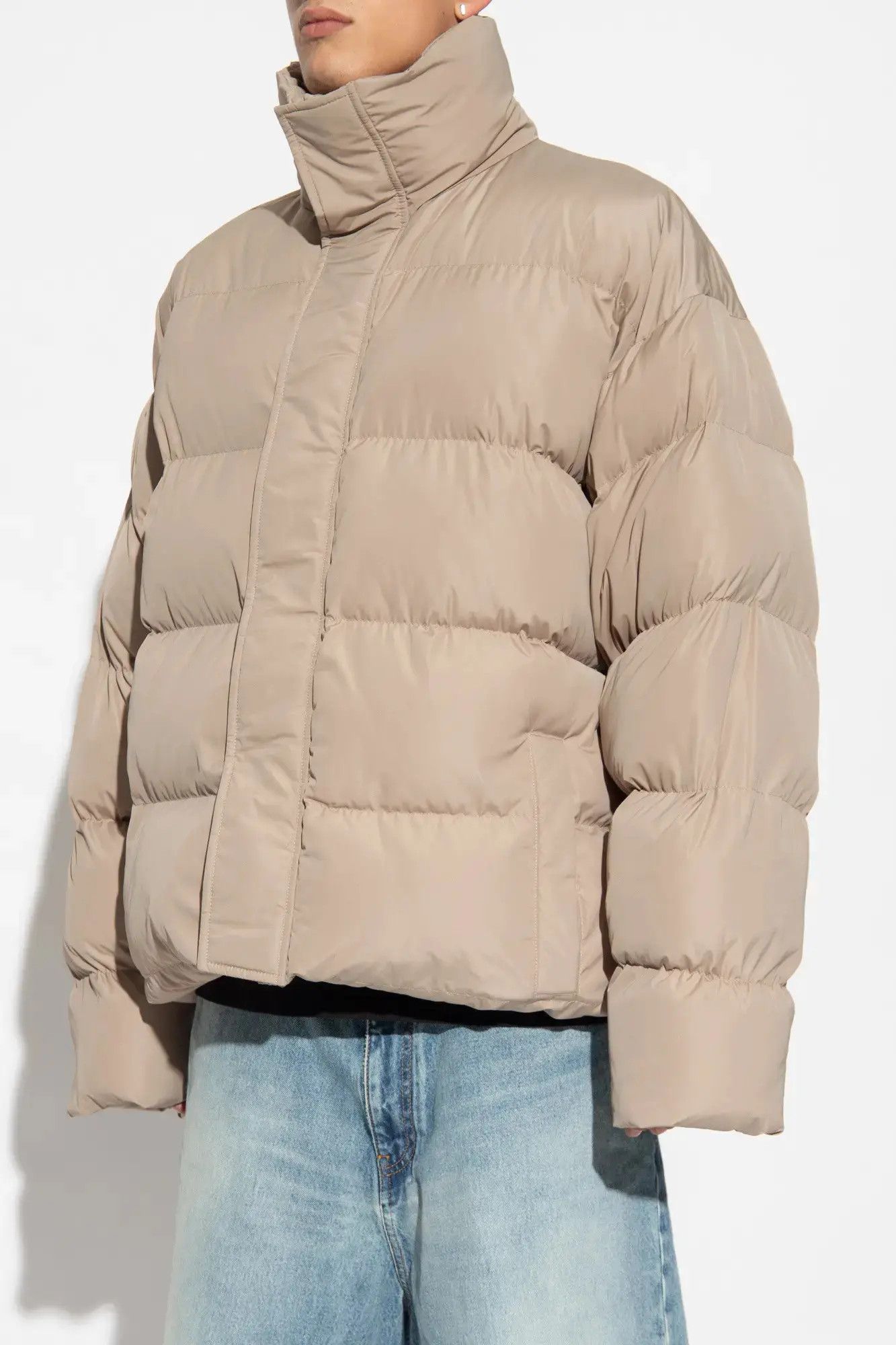 Balenciaga o1w1db10425 BB Balenciaga Puffer Jacket in Beige Size US M / EU 48-50 / 2 - 3 Thumbnail