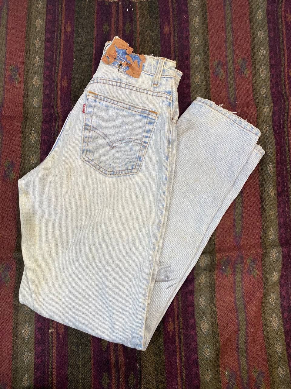 Levi's vintage levis 550 light wash relaxed fit tapered leg denim Size US 28 / EU 44 - 2 Thumbnail