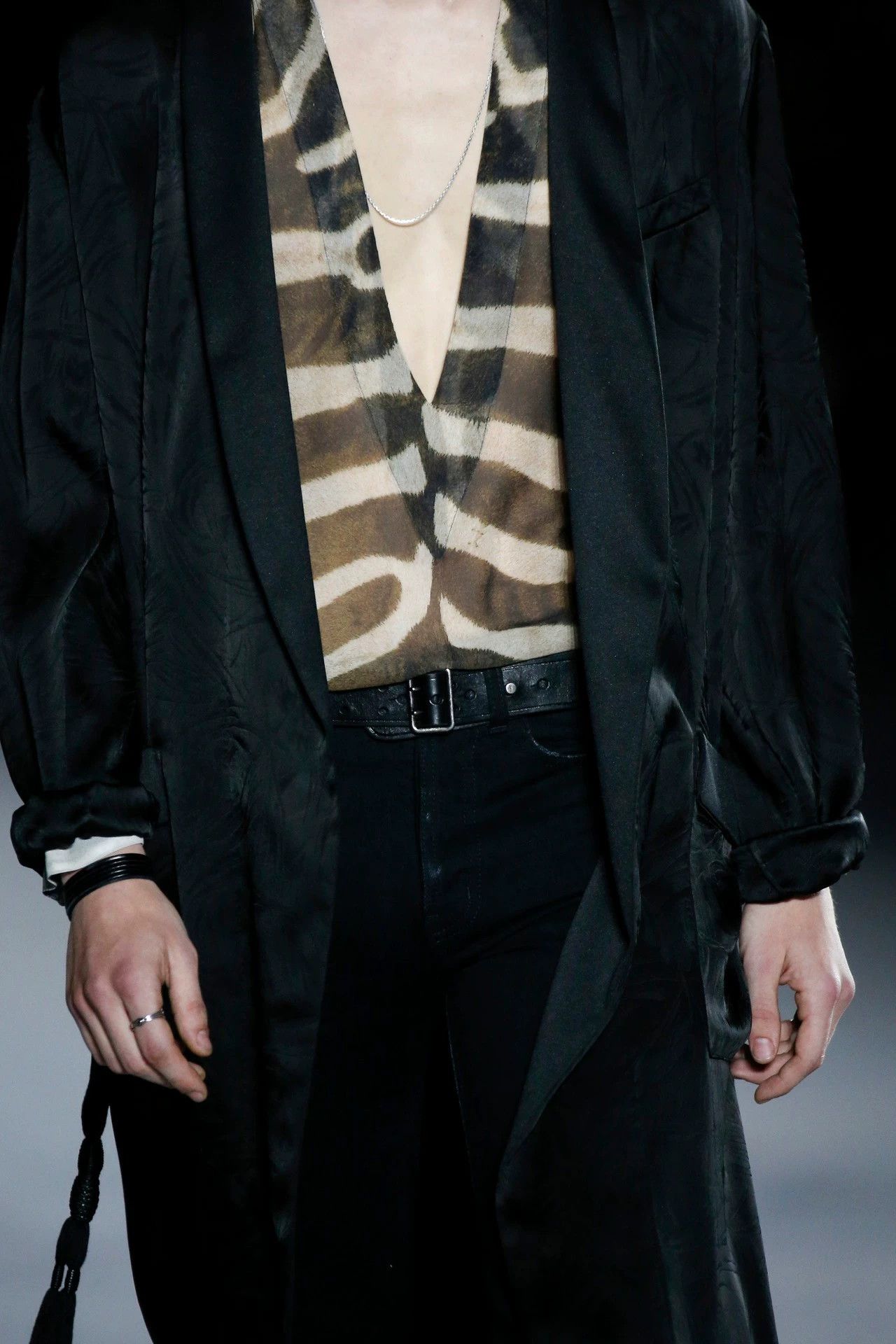 Saint Laurent Paris SLP18SS Black Samurai Hibiscus Shawl Collar Cardigan Size US S / EU 44-46 / 1 - 7 Thumbnail