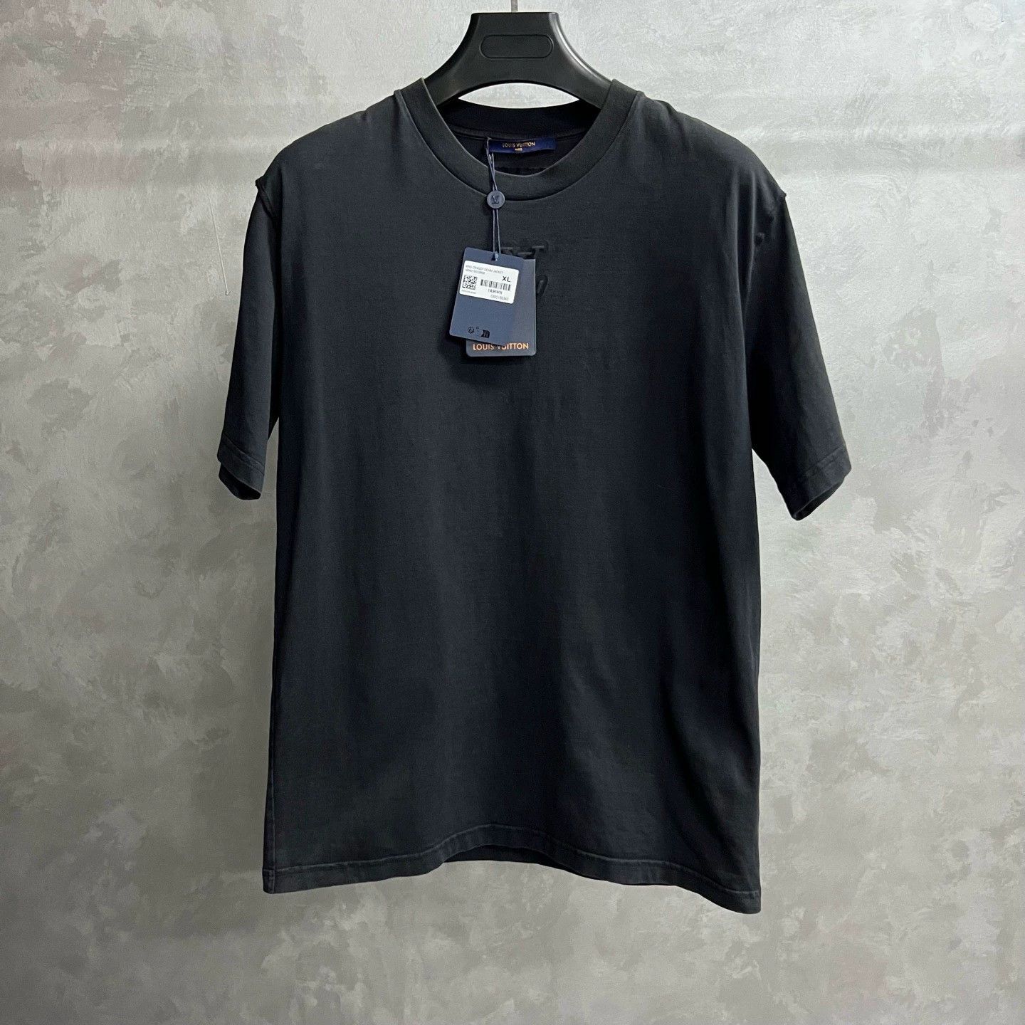 Louis Vuitton louis vuitton black logo short sleeve t-shirt Size US XL / EU 56 / 4 - 1 Thumbnail