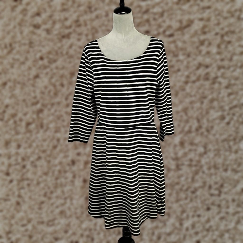 Old Navy Old Navy Womens Dress Size XL Striped Stretch Classic Nautical Pullover Comfort Size XL / US 12-14 / IT 48-50 - 1 Thumbnail