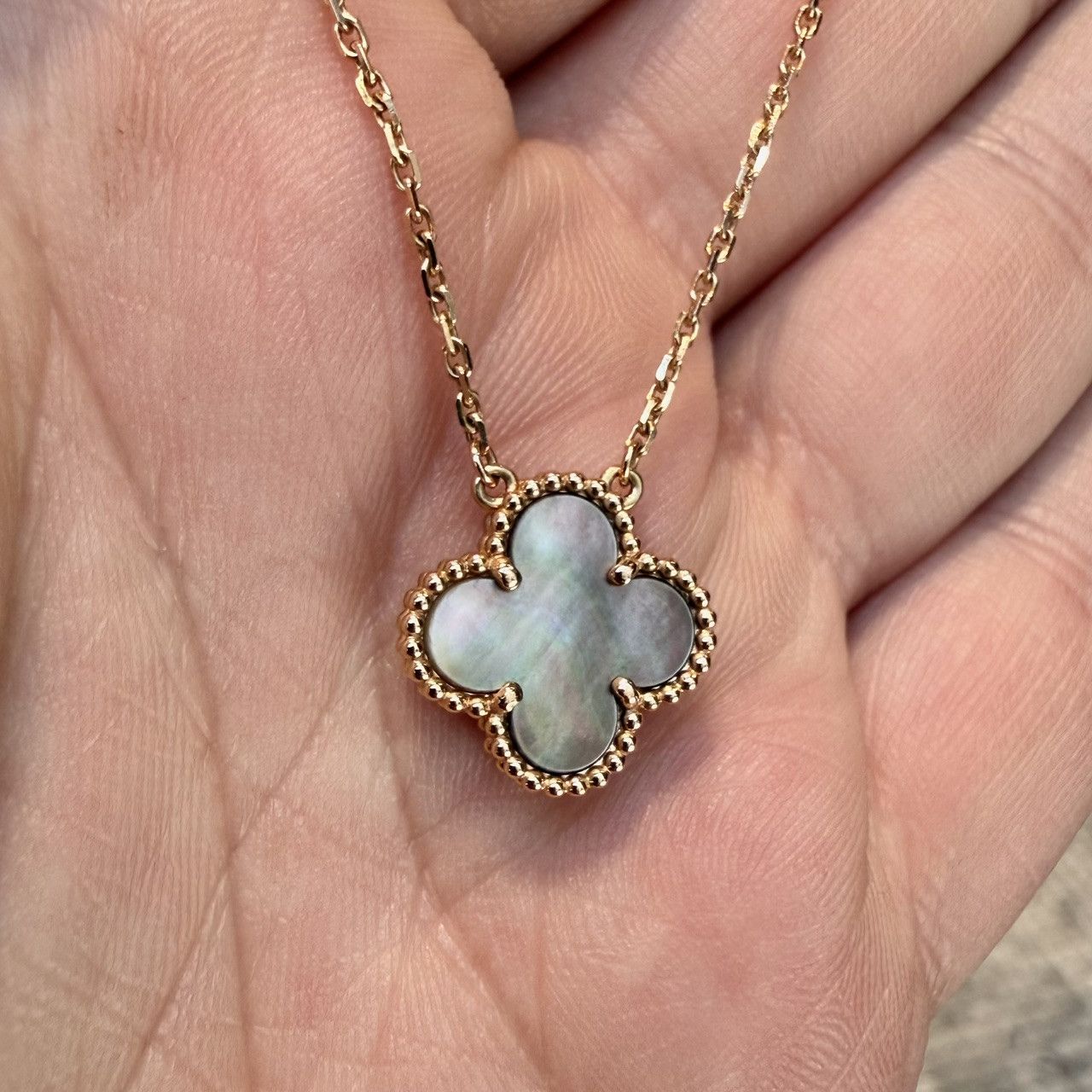 Van Cleef & Arpels Van Cleef & Arpels 18k Rose Gold Mother of Pearl Alhambra Size ONE SIZE - 7 Thumbnail