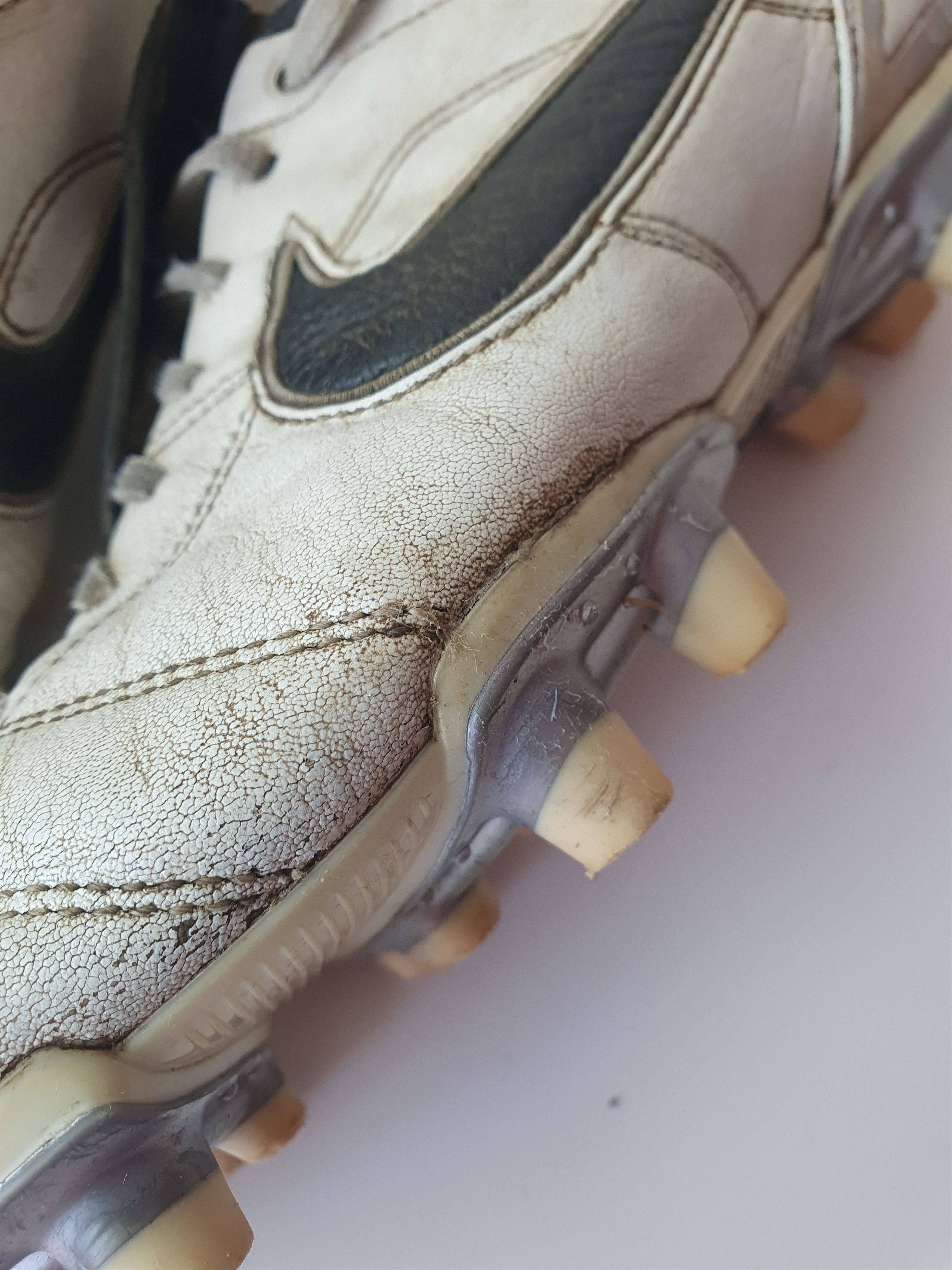Nike Vintage Football Boots Nike Air Zoom Tiempo Legend II Size US 9 / EU 42 - 9 Thumbnail