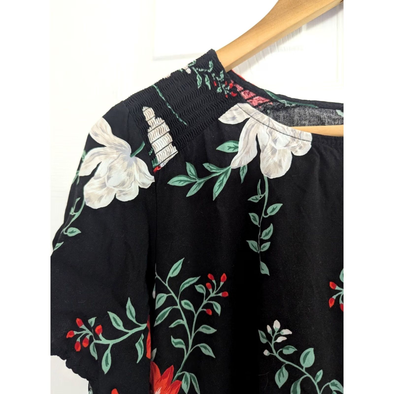 Old Navy Old Navy Short Sleeve Mini Dress Floral Women's L Blue EUC Light Weight Size 36" / US 14 / IT 50 - 2 Thumbnail