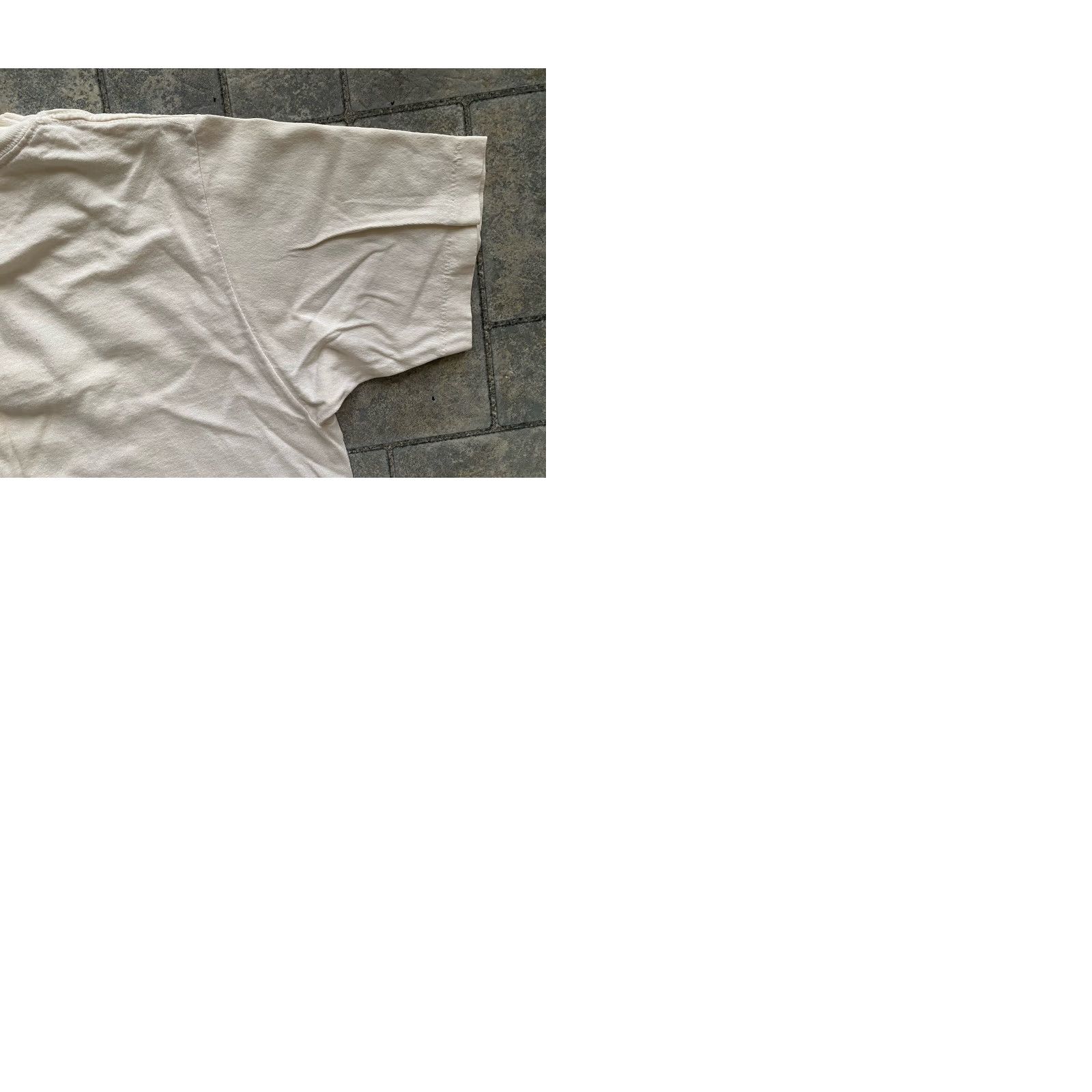 Jerzees VINTAGE Jerzees Shirt S 34-36 Single Stitch Made In USA Kansas Bear Hug KU 80s USA College University Mens White T-Shirt Short Sleeve Size US S / EU 44-46 / 1 - 10 Thumbnail