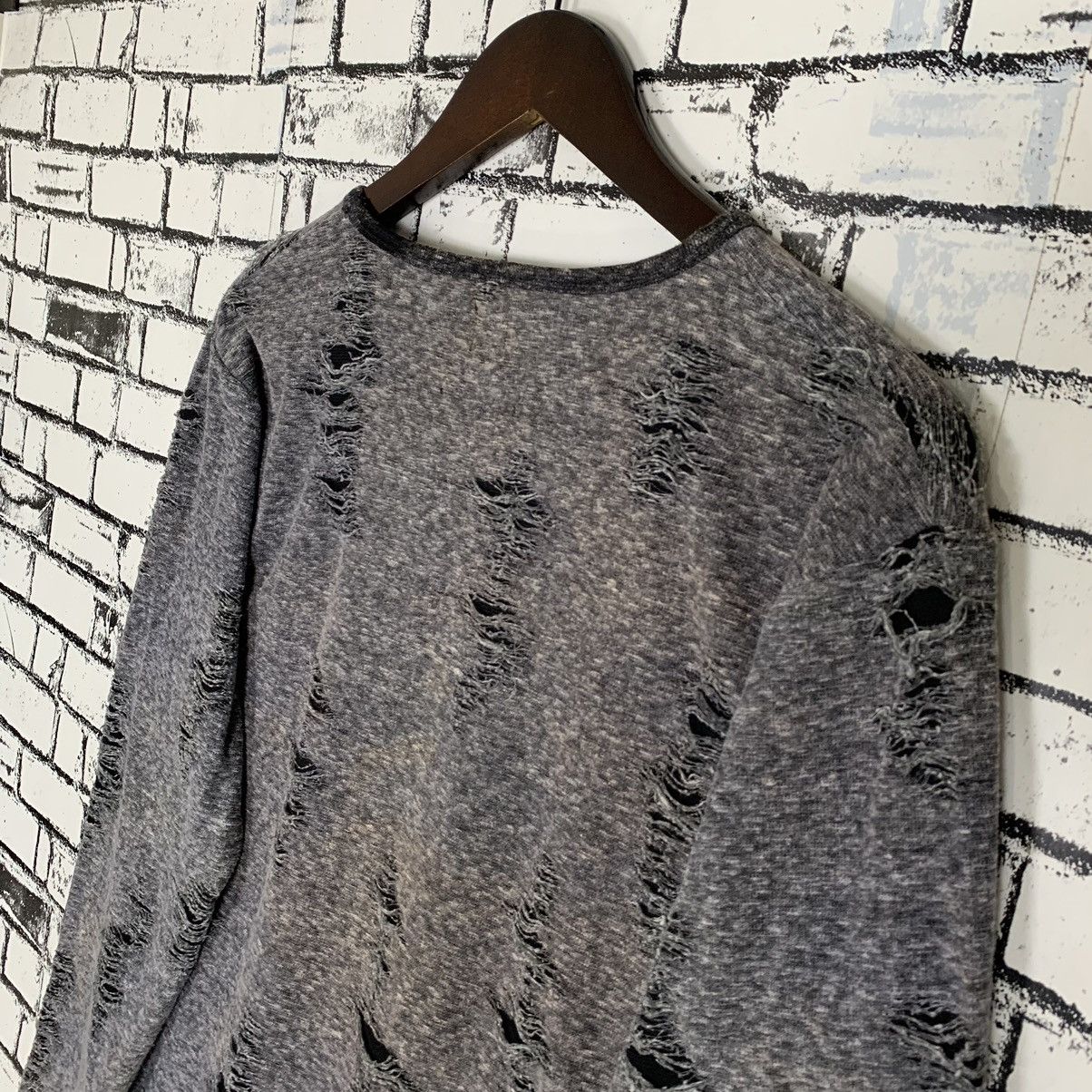 semanticdesign Semantic Design Distressed Longsleeve Size L / US 10 / IT 46 - 8 Thumbnail