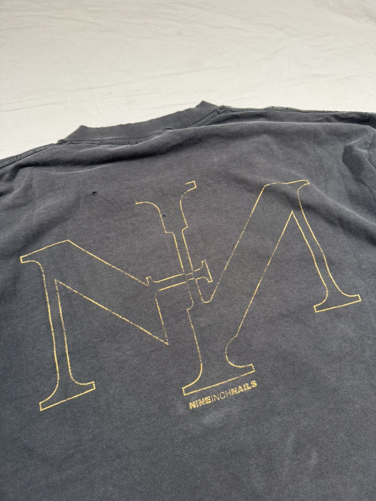 Band Tees Vintage Rare 90s Nine Inch Nails Sin Thrashed Faded Band Tee Size US XL / EU 56 / 4 - 11 Thumbnail
