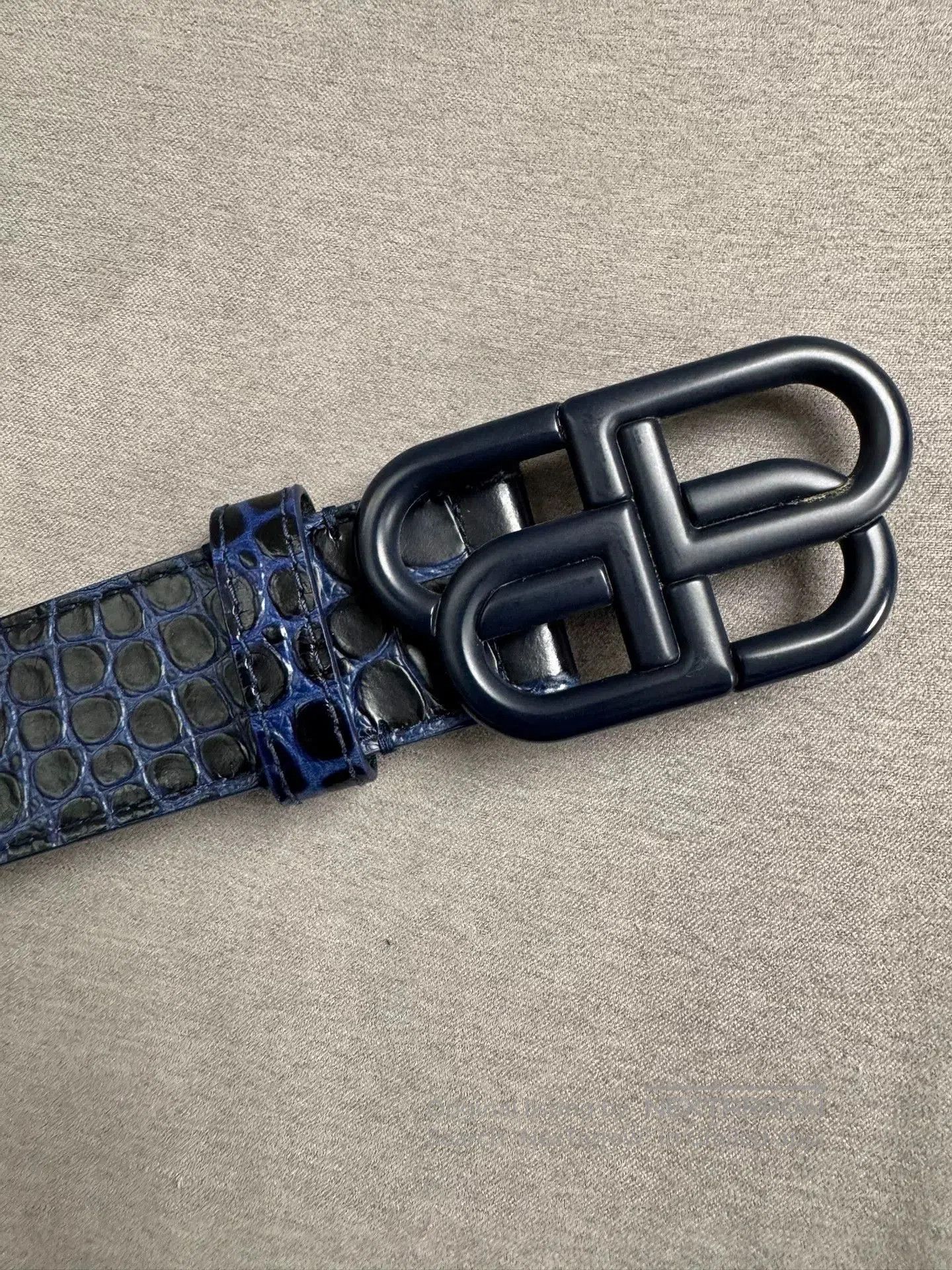 Balenciaga Balenciaga Crocodile Pattern Belt Second Hand. Size ONE SIZE - 2 Thumbnail
