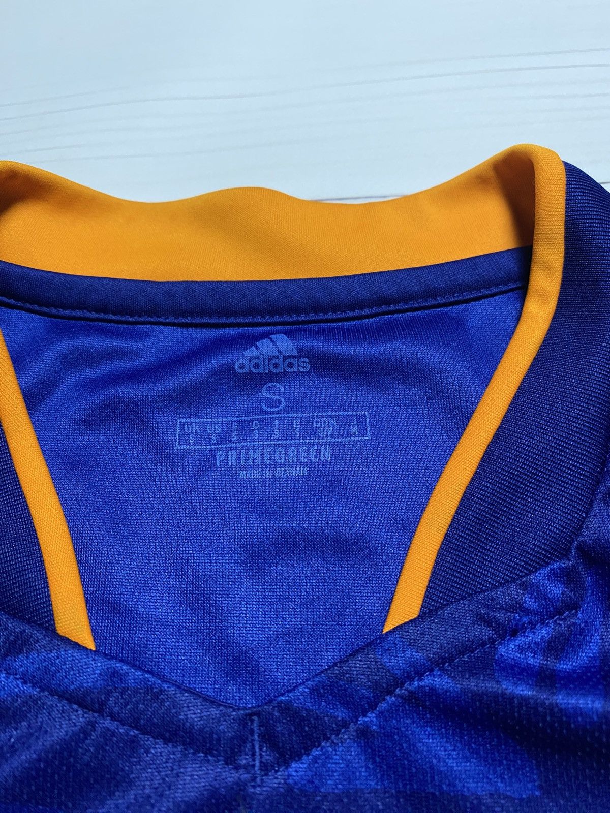 Adidas Adidas Real Madrid 2021/22 away football y2k t shirt soccer Size US S / EU 44-46 / 1 - 3 Thumbnail