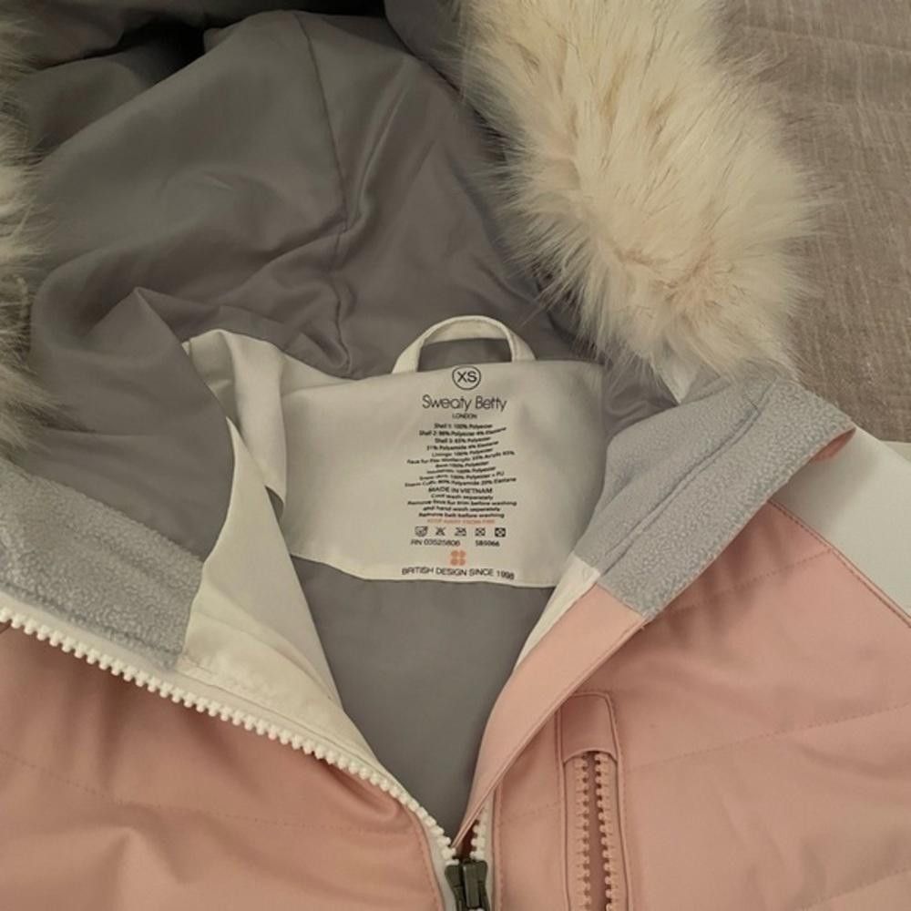 Designer Sweaty Betty Ski Coat. XS. Used! Some dirty spots Size XS / US 0-2 / IT 36-38 - 5 Thumbnail