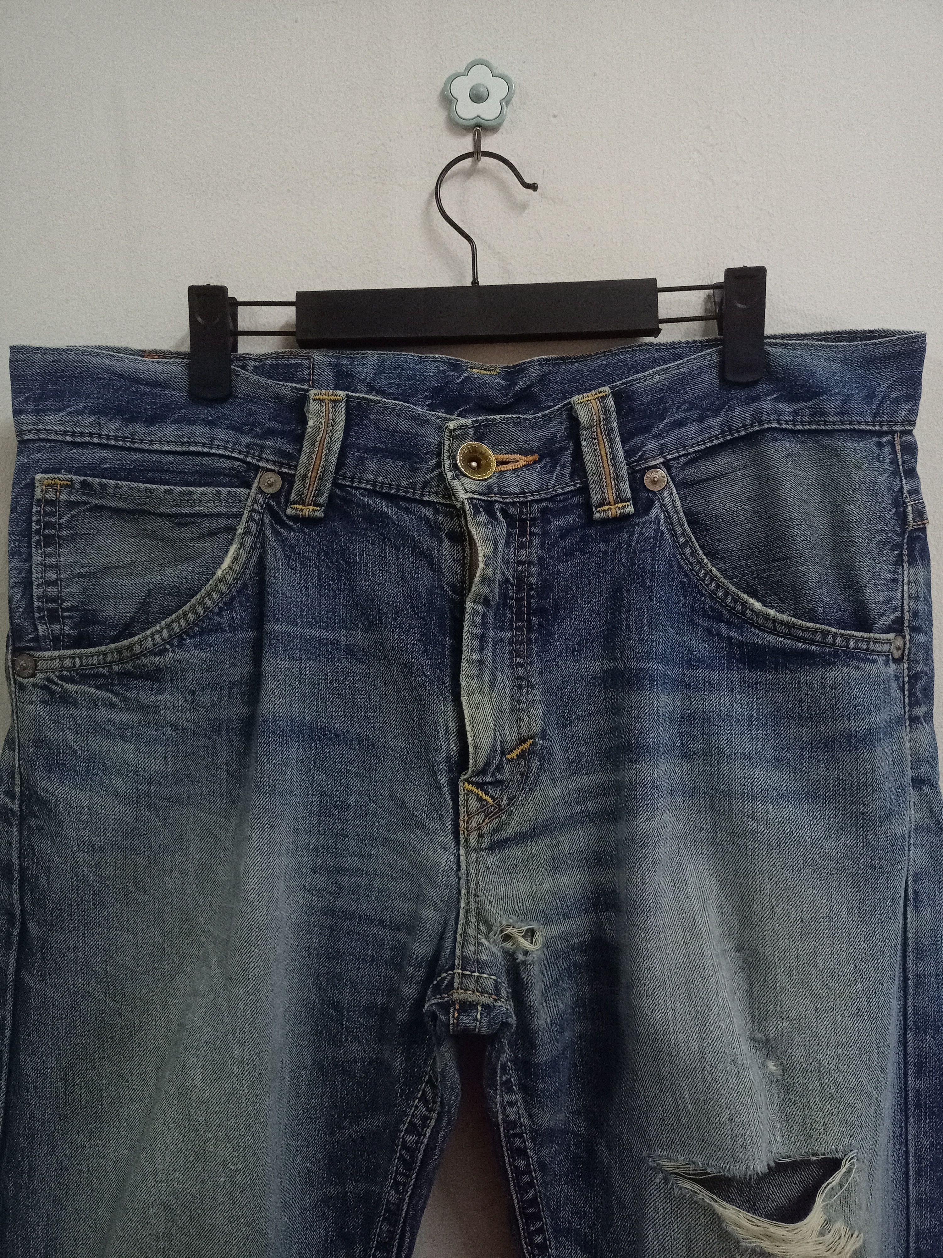 Edwin Exclusive Vintage Edwin Japan Faded Blue Ripped Loose Jeans Size US 36 / EU 52 - 4 Thumbnail