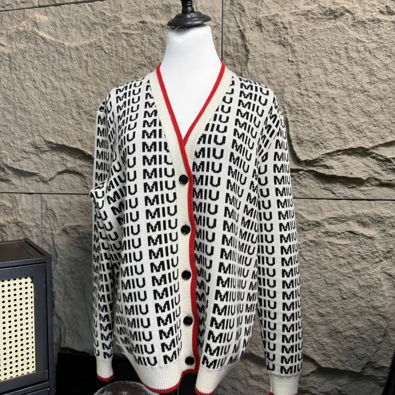 Miu Miu Miu Miu Color Block Wool Cardigan for Women 0089 Size M / US 6-8 / IT 42-44 - 1 Thumbnail