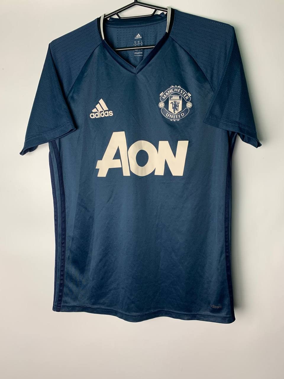 Adidas MANCHESTER UNITED 2016 2017 TRAINING SHIRT SOCCER JERSEY Size US M / EU 48-50 / 2 - 1 Thumbnail