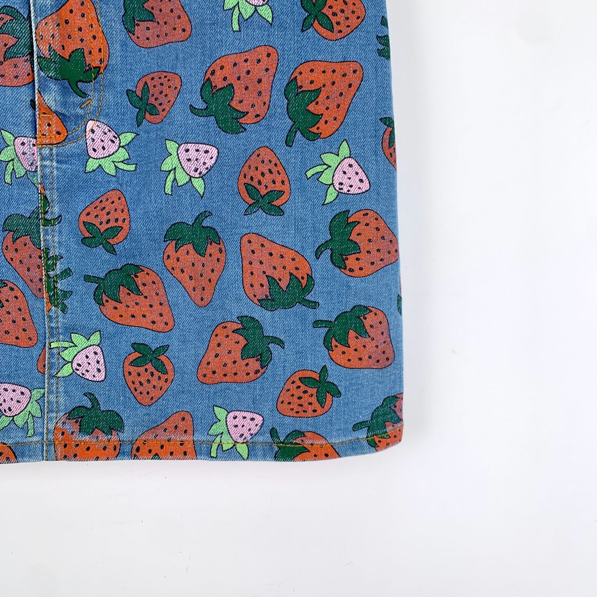 Gucci Gucci Blue Strawberry Print Cotton Denim Skirt Size 40M Made Size 40" / US 18 - 7 Thumbnail
