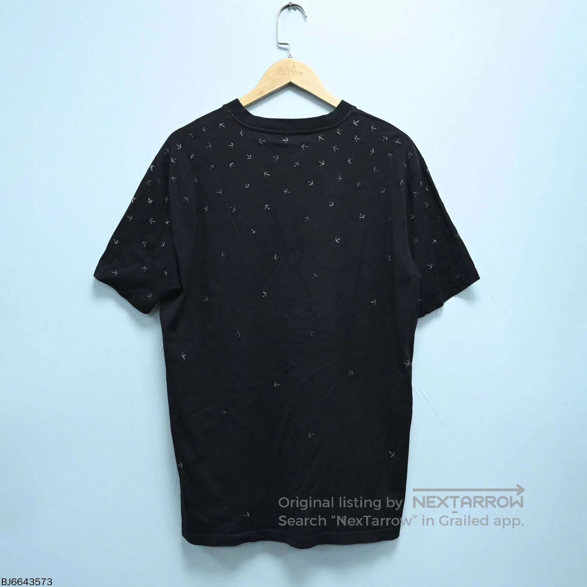 Givenchy black short sleeve arrow print t-shirt XL. Size US XL / EU 56 / 4 - 2 Thumbnail