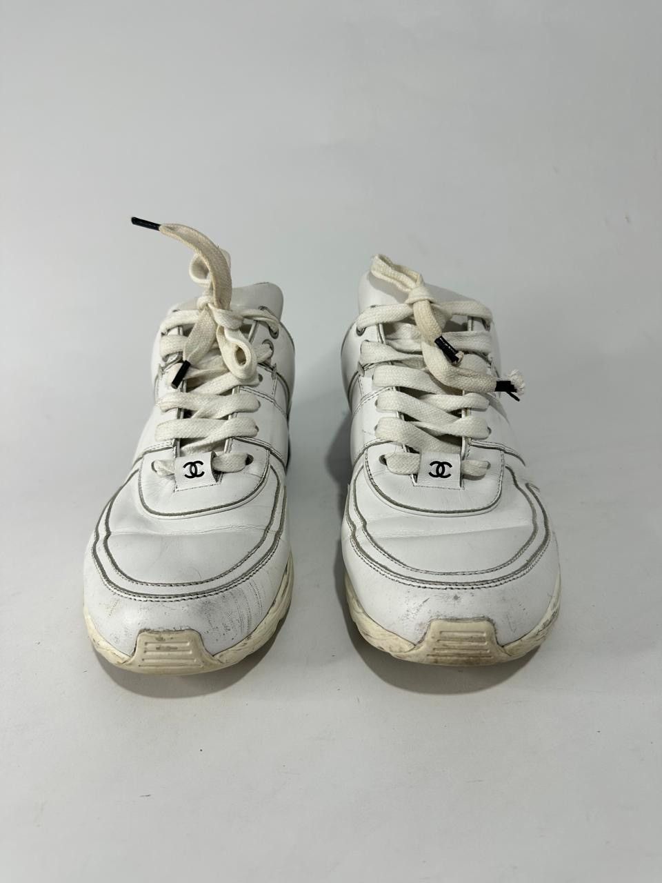 Chanel Chanel White/Black Leather And Fabric CC Low Top Sneakers 38 Size US 8 / IT 38 - 2 Thumbnail