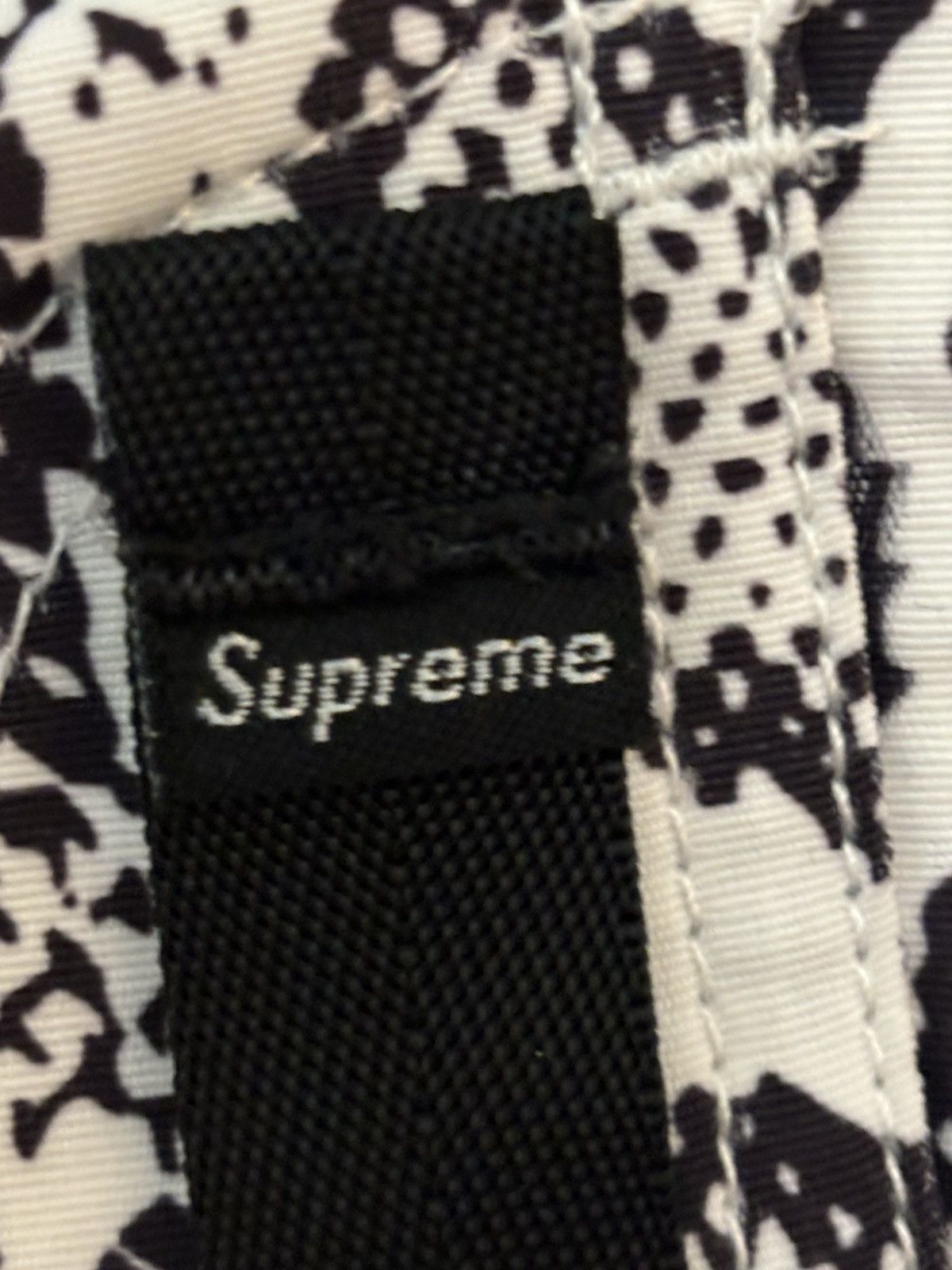 Supreme rare S/S 2012 Supreme Snakeskin Belted Shorts Size US 32 / EU 48 - 14 Thumbnail