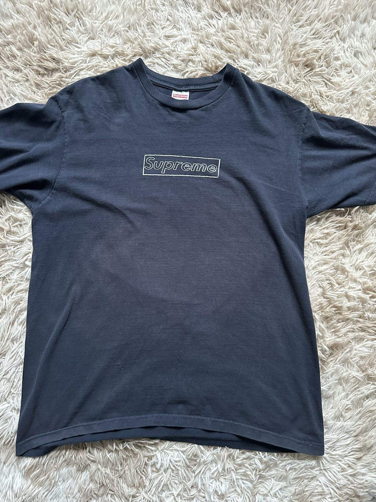 Kaws × Streetwear × Supreme Supreme KAWS Chalk Logo Tee Navy