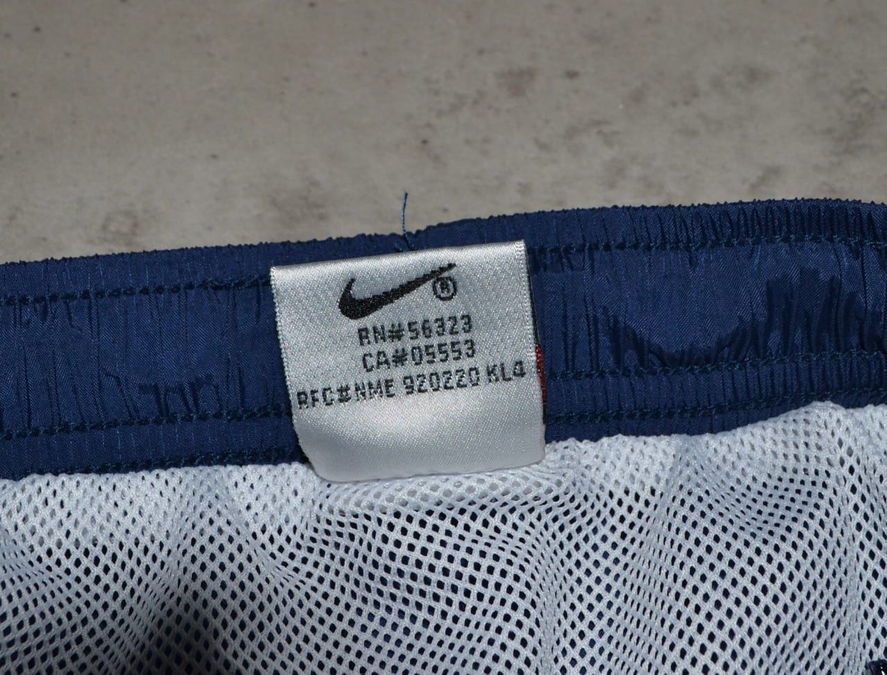 Nike × Vintage Nike Vintage Shorts Blue Big Logo Size L Size US 34 / EU 50 - 10 Thumbnail