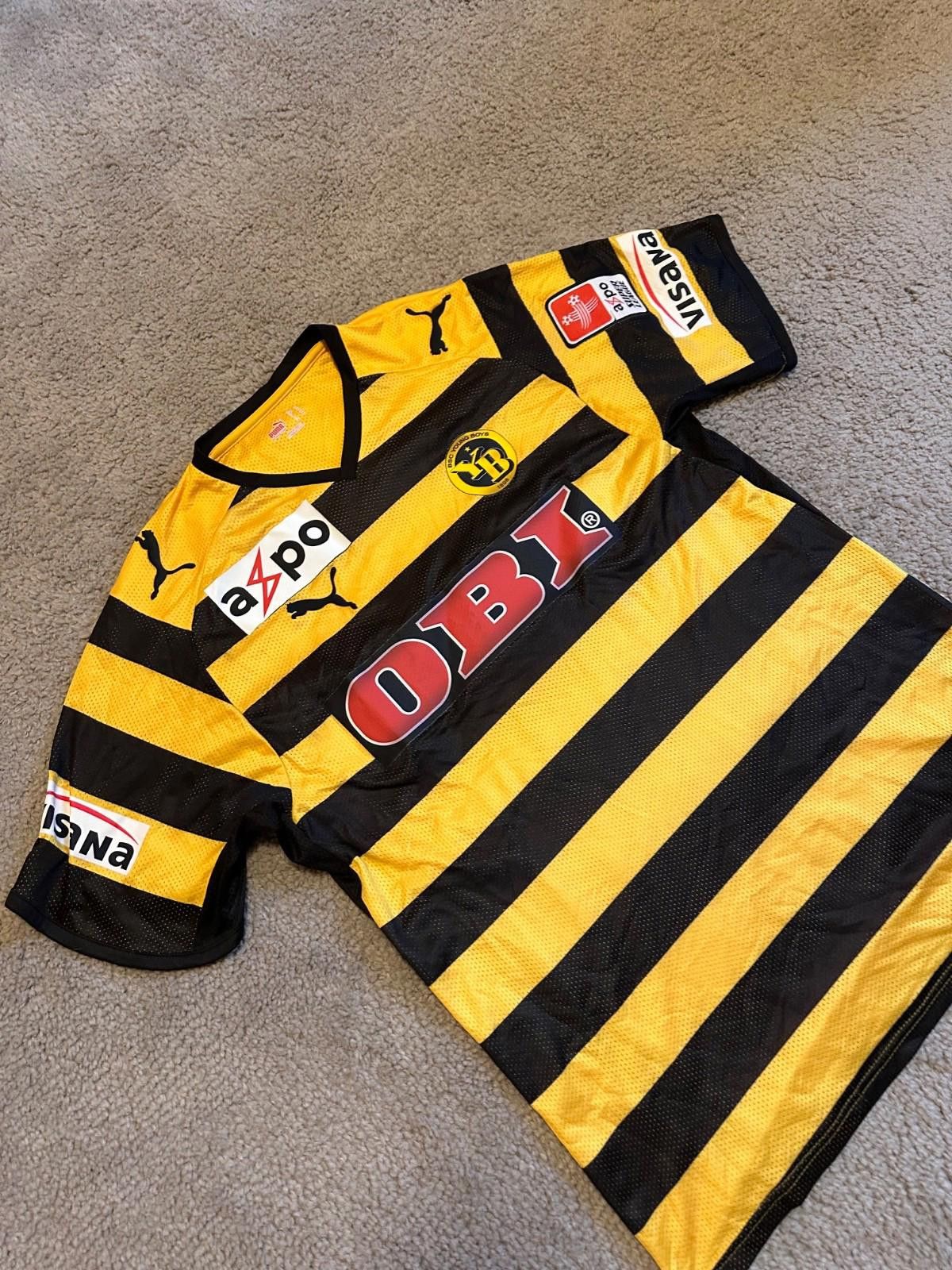 Puma #22 Hochstrasser YOUNG BOYS 2008/09 SHIRT SOCCER FOOTBALL Size US M / EU 48-50 / 2 - 3 Thumbnail