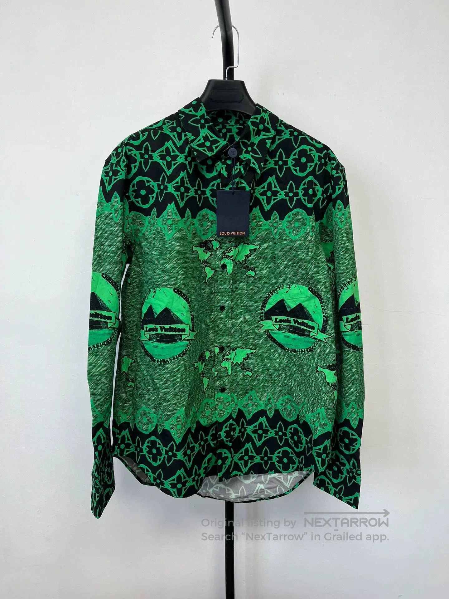 Louis Vuitton louis vuitton logo print green long sleeve shirt. Size US S / EU 44-46 / 1 - 1 Thumbnail