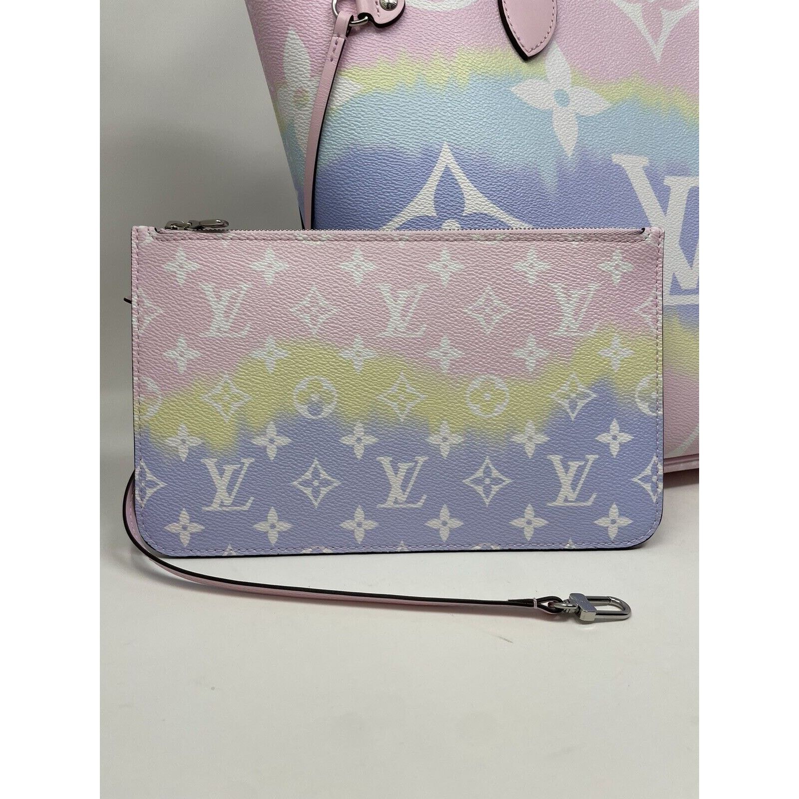 Louis Vuitton Louis Vuitton Authentic Escale Pastel Pink Neverfull Giant Size ONE SIZE - 3 Thumbnail