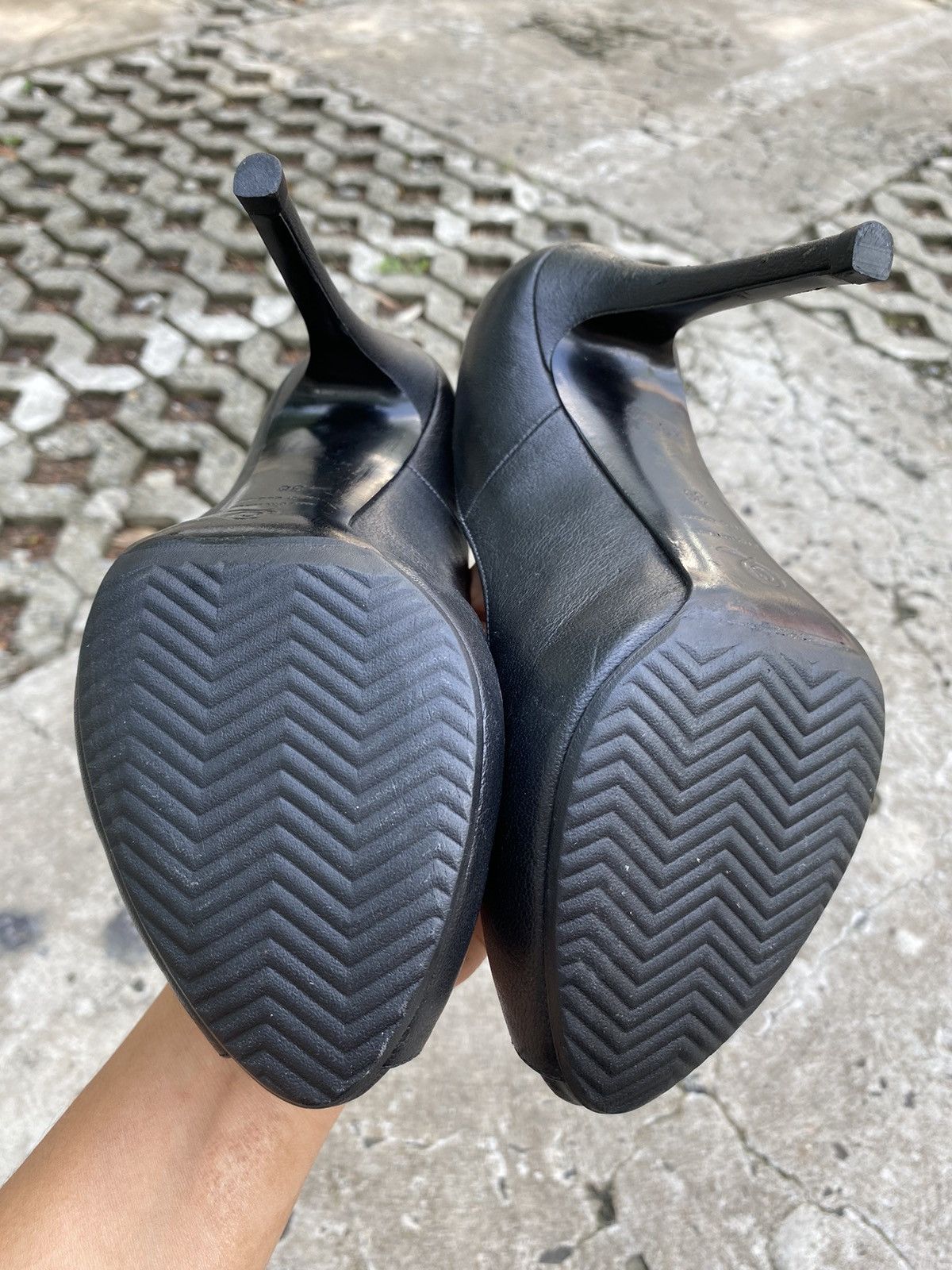 Alexander McQueen Alexander McQueen Leather Embellished Skull Peep Toe Pumps Size US 6 / IT 36 - 16 Thumbnail