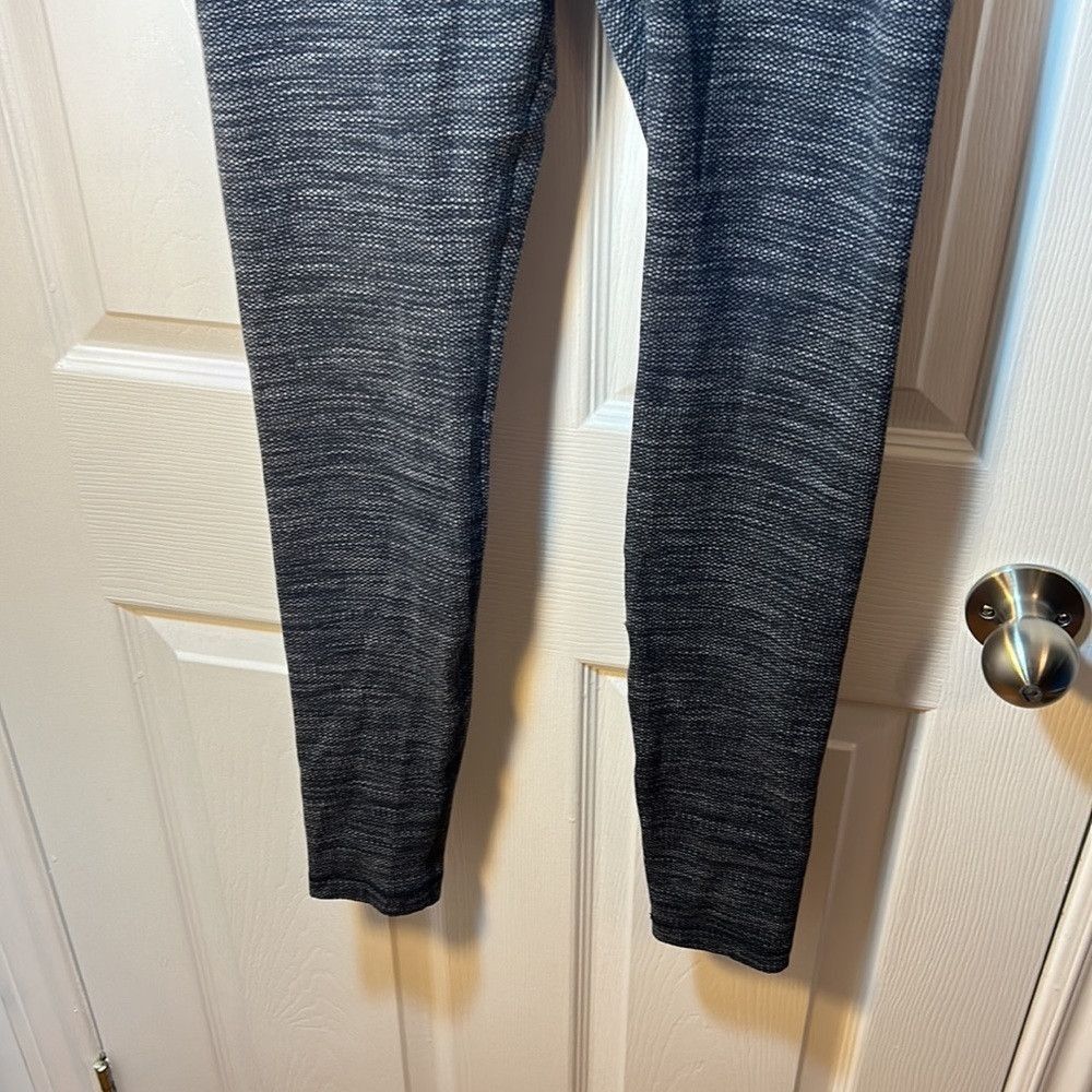 Lululemon Size 4 wunder under lululemon pants Size 27" / US 4 / IT 40 - 6 Thumbnail