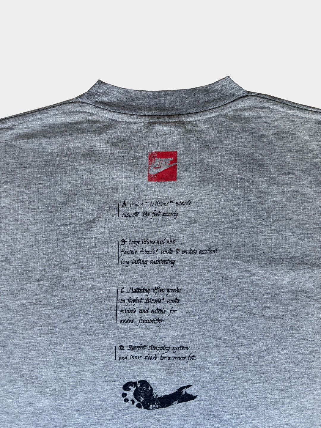 Nike VINTAGE NIKE 90S BIG LOGO BIG FOOT RARE T-SHIRT TEE Y2K Size US M / EU 48-50 / 2 - 6 Thumbnail