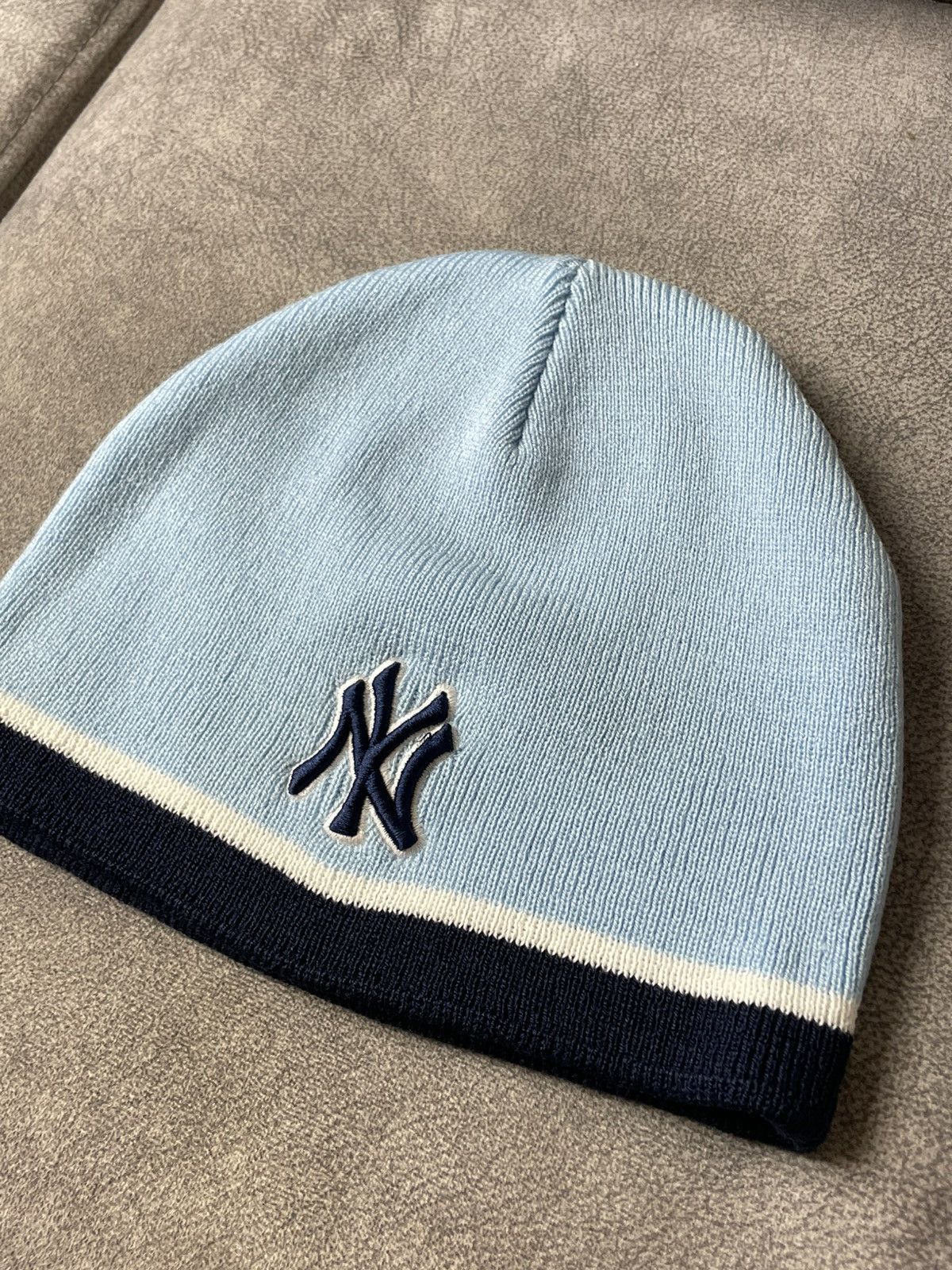 New York Yankees New Era New York Yankees Beanie Size ONE SIZE - 2 Thumbnail