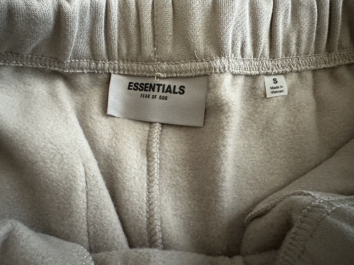 Essentials × Fear of God FOG Essentials Fleece Sweat Short (Small) Size US 30 / EU 46 - 4 Thumbnail
