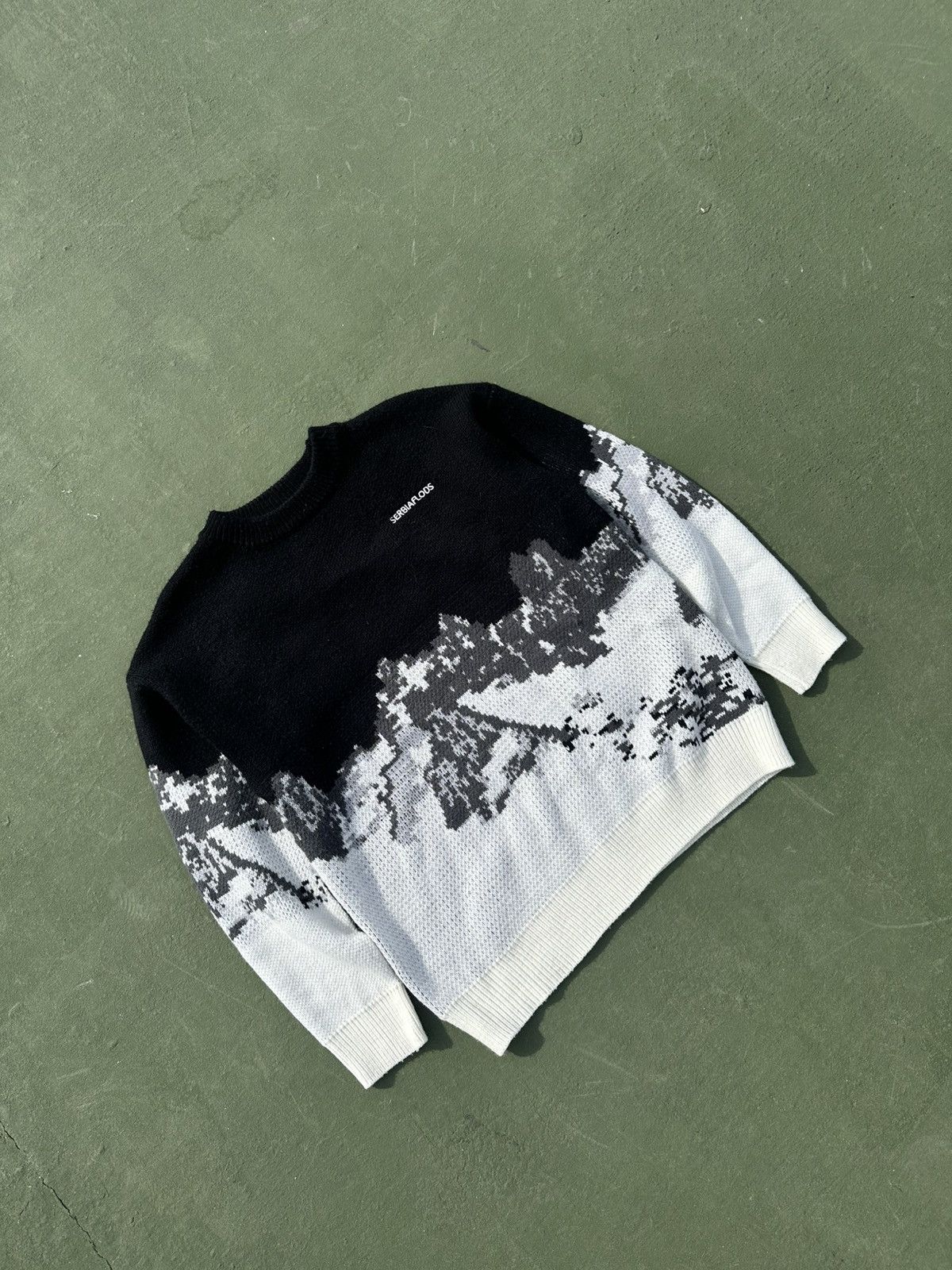 Other Snowy Mountain Crewneck Size US M / EU 48-50 / 2 - 1 Thumbnail