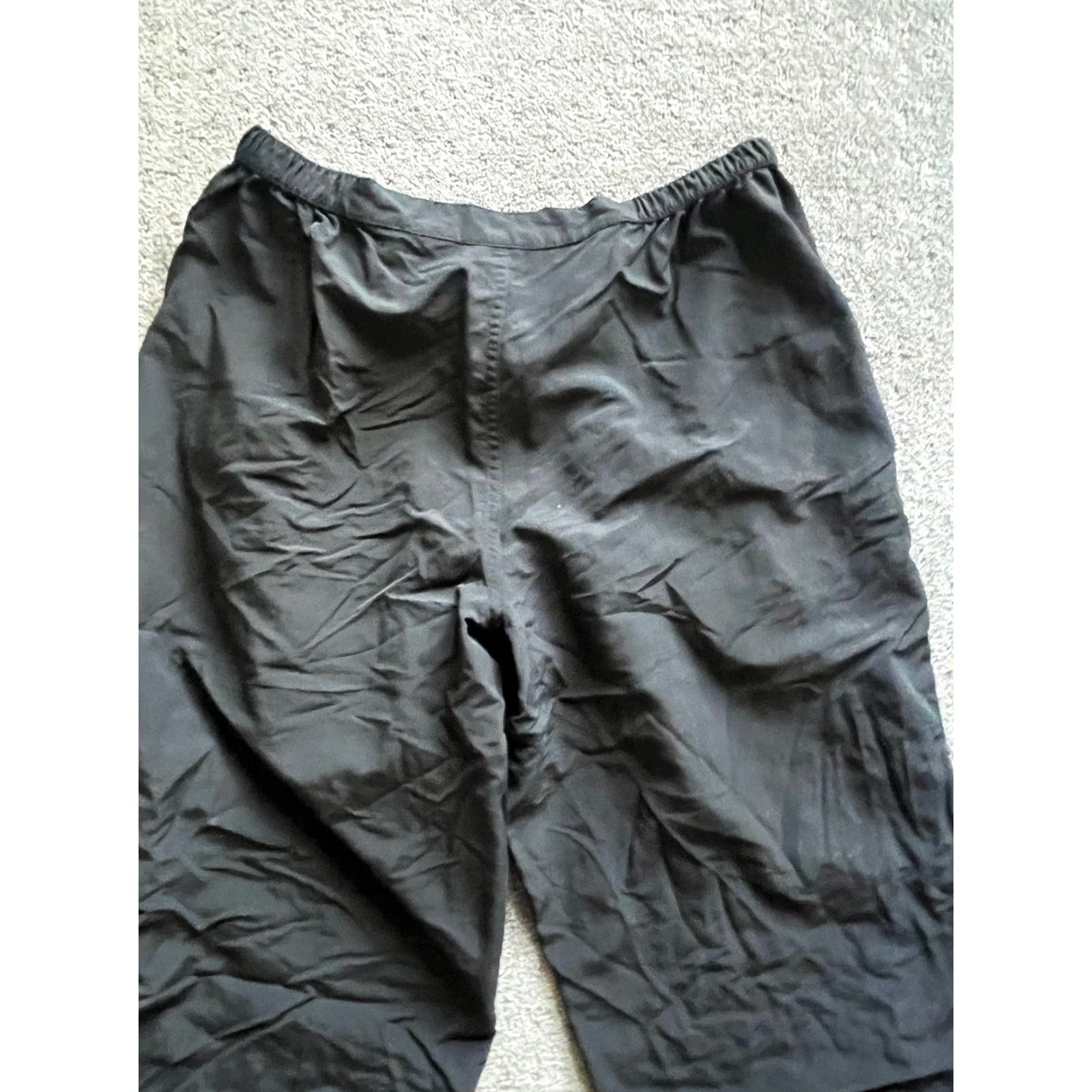 Vintage Womens Small LL Bean Nylon Cropped Pants UPF 50 Black Pants Cropped Womens Small LL Bean Nylon Black UPF 50 Size 28" / US 6 / IT 42 - 4 Thumbnail