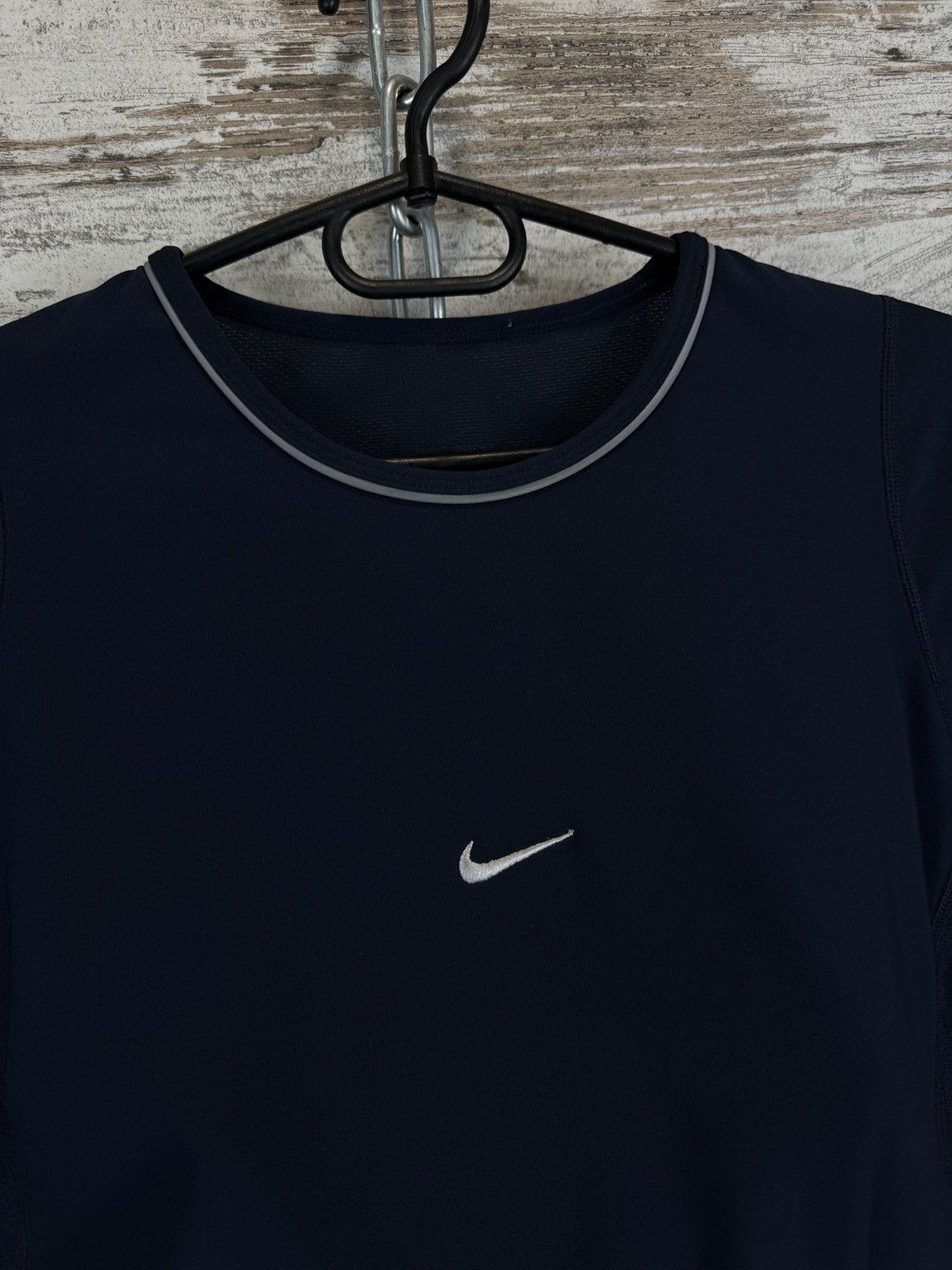 Nike Mens Vintage Nike centre swoosh T-shirt y2k drill tee Size US S / EU 44-46 / 1 - 4 Thumbnail