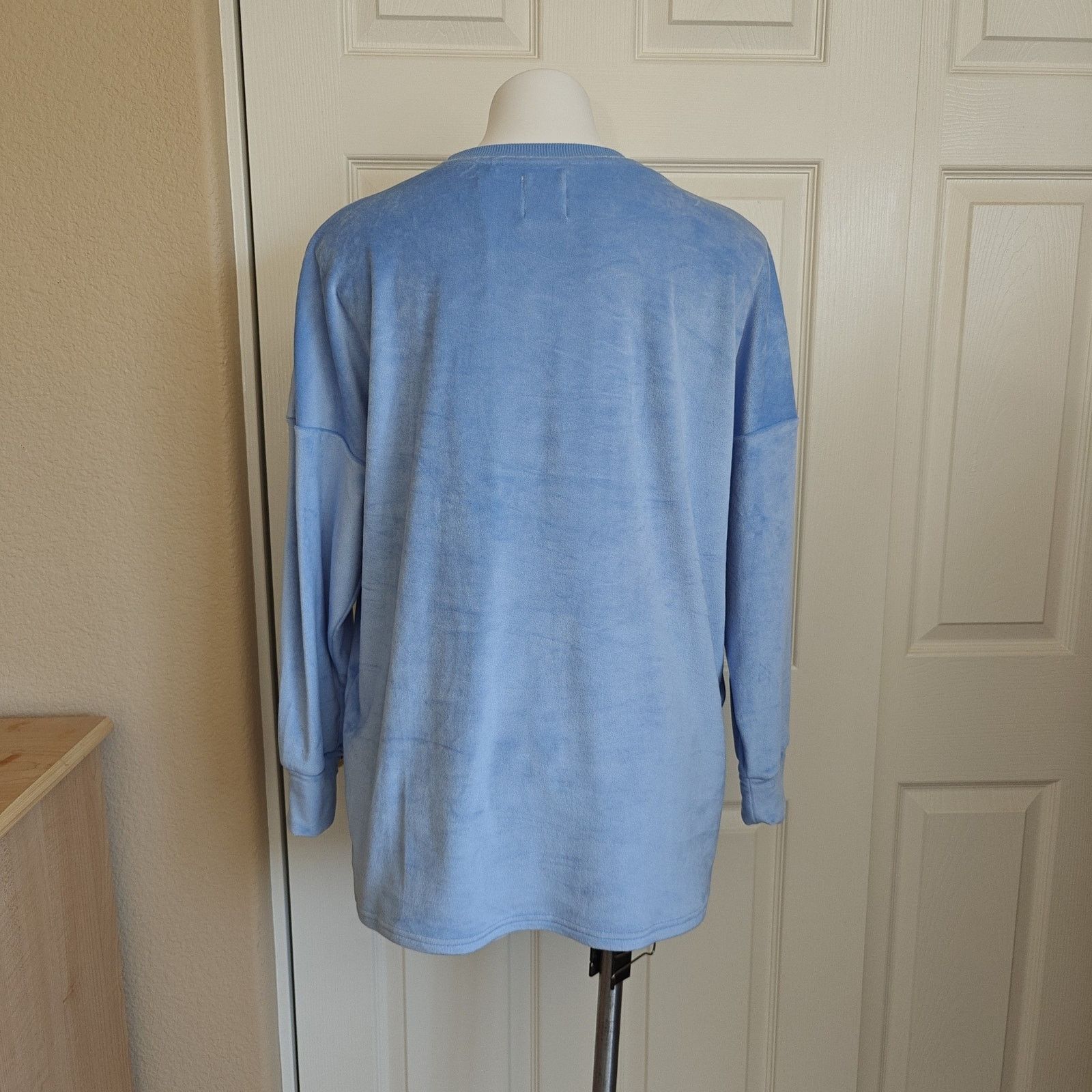 Disney Disney Winnie the Pooh "Brunch Club" velour PJ top sz XS NWT Size XS / US 0-2 / IT 36-38 - 3 Thumbnail