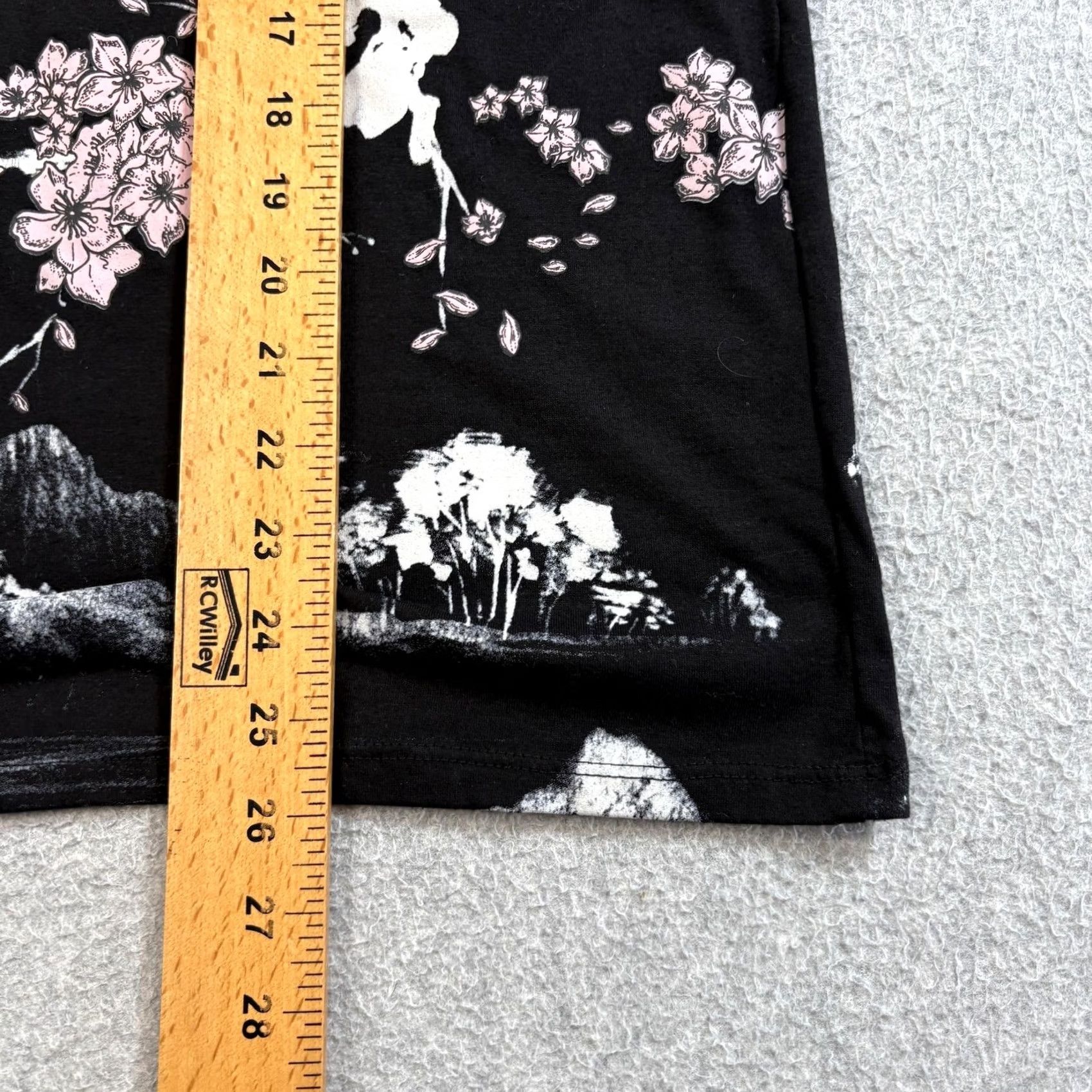 Vintage RGSTR Tank Top Shirt Mens Small Black Osaka Kyoto Tokyo Japan Cherry Blossom Graphic Print Sleeveless Crew Neck Size US S / EU 44-46 / 1 - 5 Thumbnail