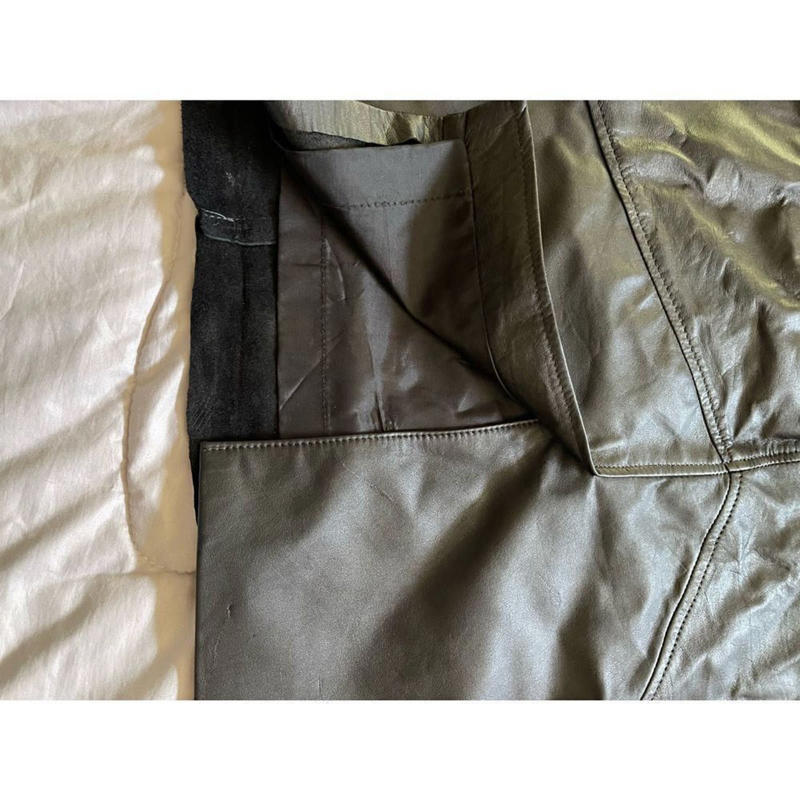 Designer Vintage design assets leather pencil skirt. Size 8 Size 30" / US 8 / IT 44 - 3 Thumbnail