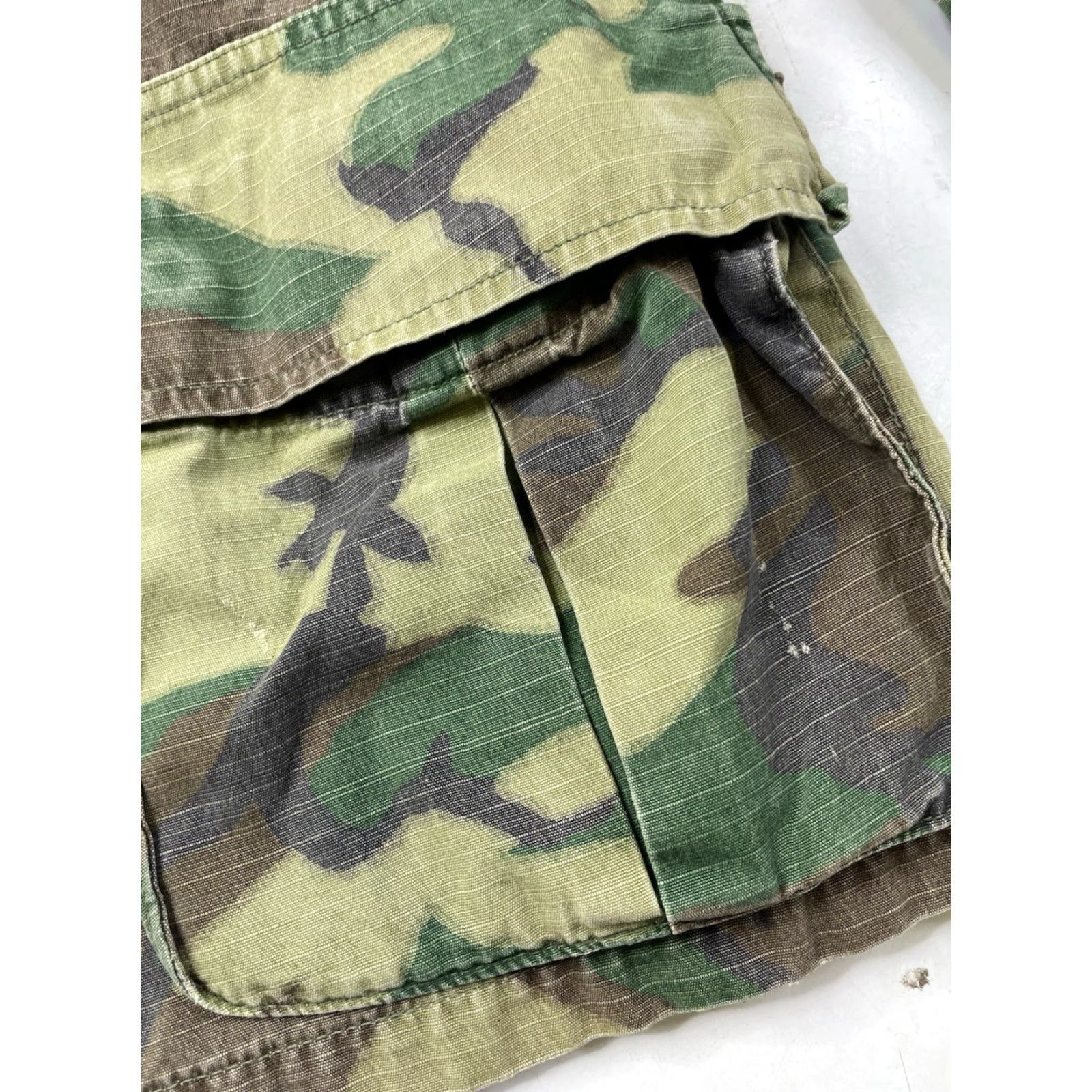 Vintage VINTAGE Military Jacket Mens Small Slim Pockets Camouflage Poplin Rip Stop Wind-Resistant Slant Pockets Coat USA Army 1970s Size US S / EU 44-46 / 1 - 5 Thumbnail