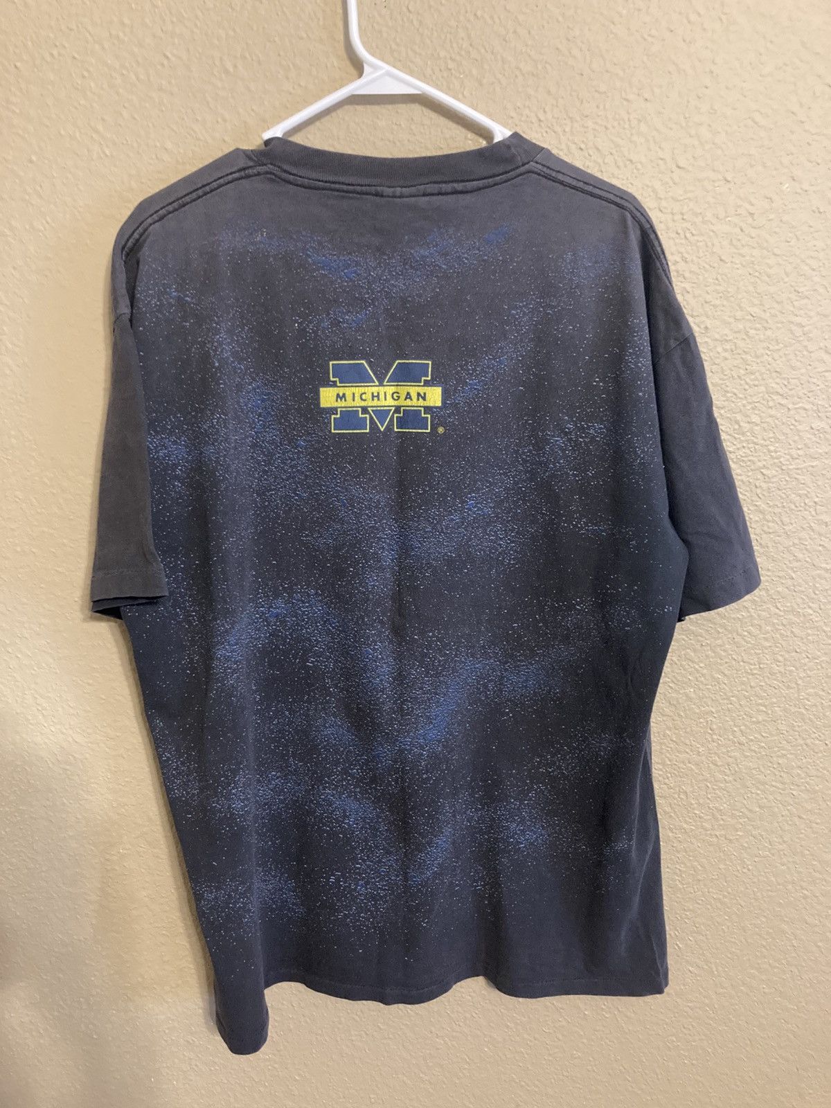 Vintage Vintage 90s Michigan Wolverines AOP Shirt Size US XL / EU 56 / 4 - 2 Thumbnail