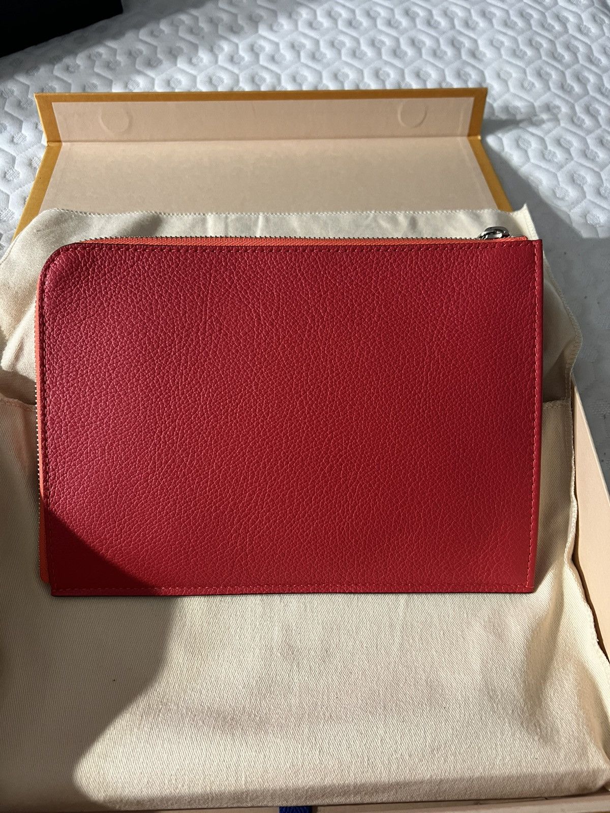 Louis Vuitton Red Louis Vuitton hand bag Size ONE SIZE - 6 Thumbnail