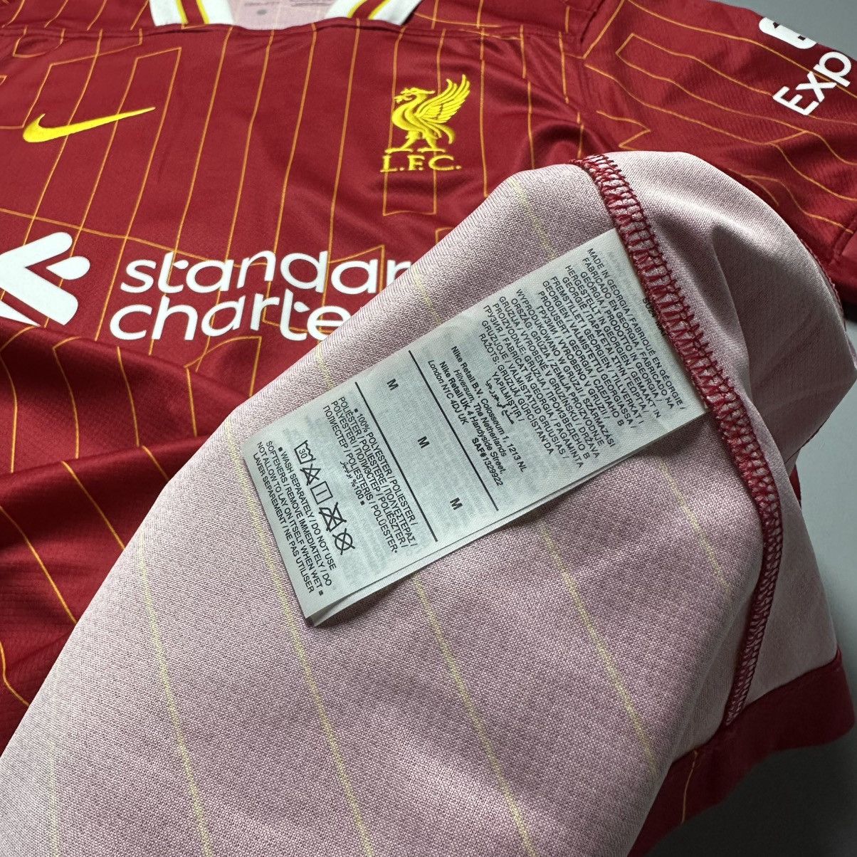 Nike LIVERPOOL NIKE 2024/2025 SOCCER HOME JERSEY #20 DIOGO JOTA Size US M / EU 48-50 / 2 - 10 Thumbnail