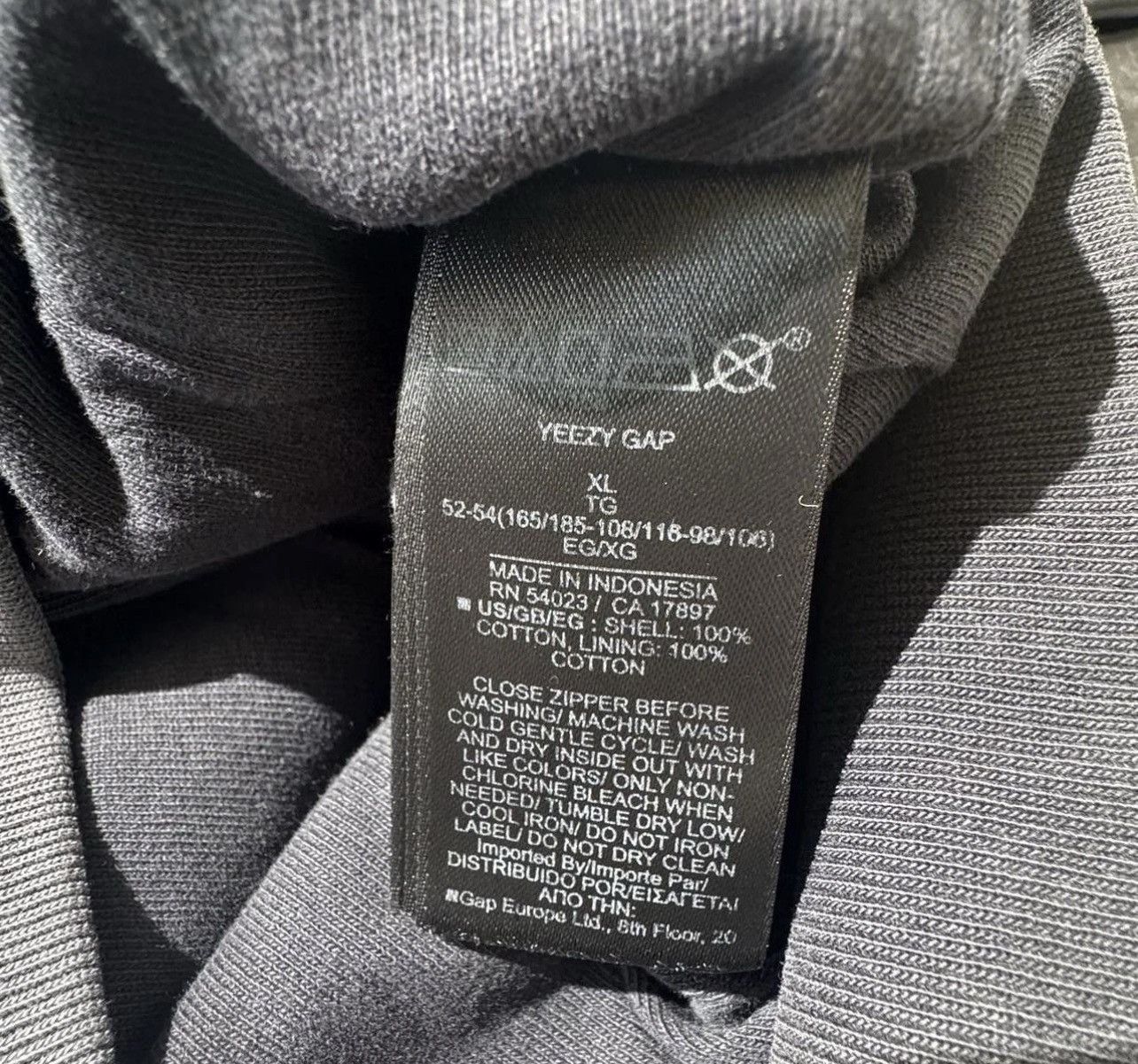 Balenciaga × Gap × Yeezy Yeezy x Gap x Balenciaga Black Zip Up Hoodie Baggy Size US XL / EU 56 / 4 - 4 Thumbnail