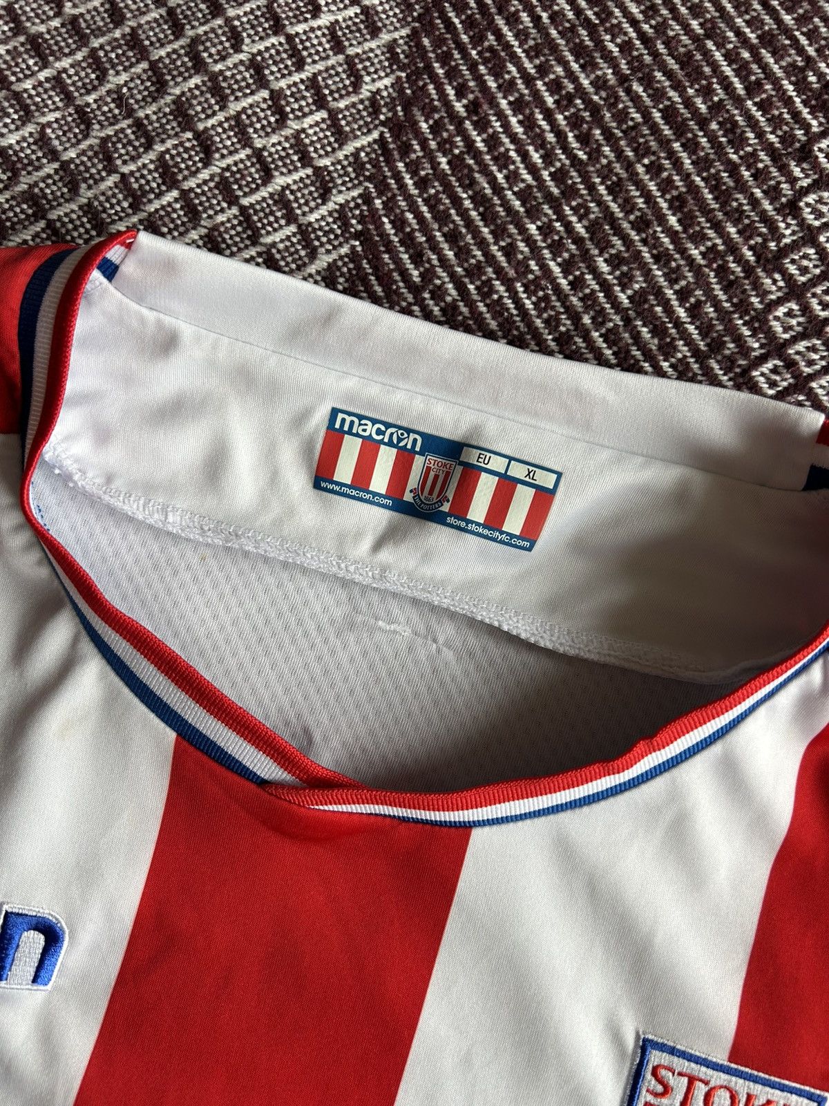 Vintage Stoke City England Home Soccer Jersey Stripes Size XL Size US XL / EU 56 / 4 - 7 Thumbnail