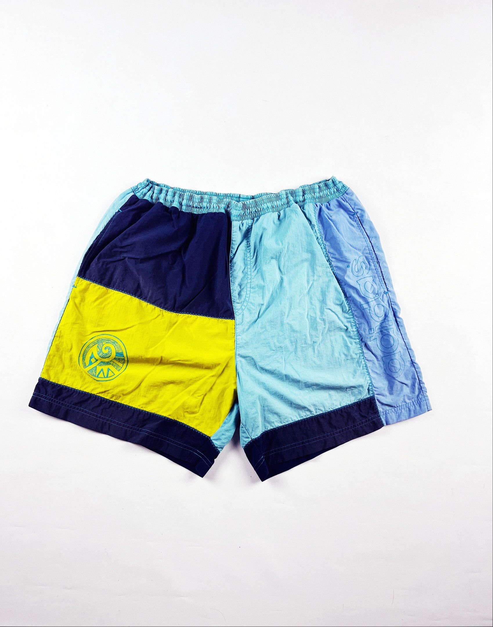 Adidas × Vintage Vintage Adidas Nylon Shorts Size US 34 / EU 50 - 1 Thumbnail